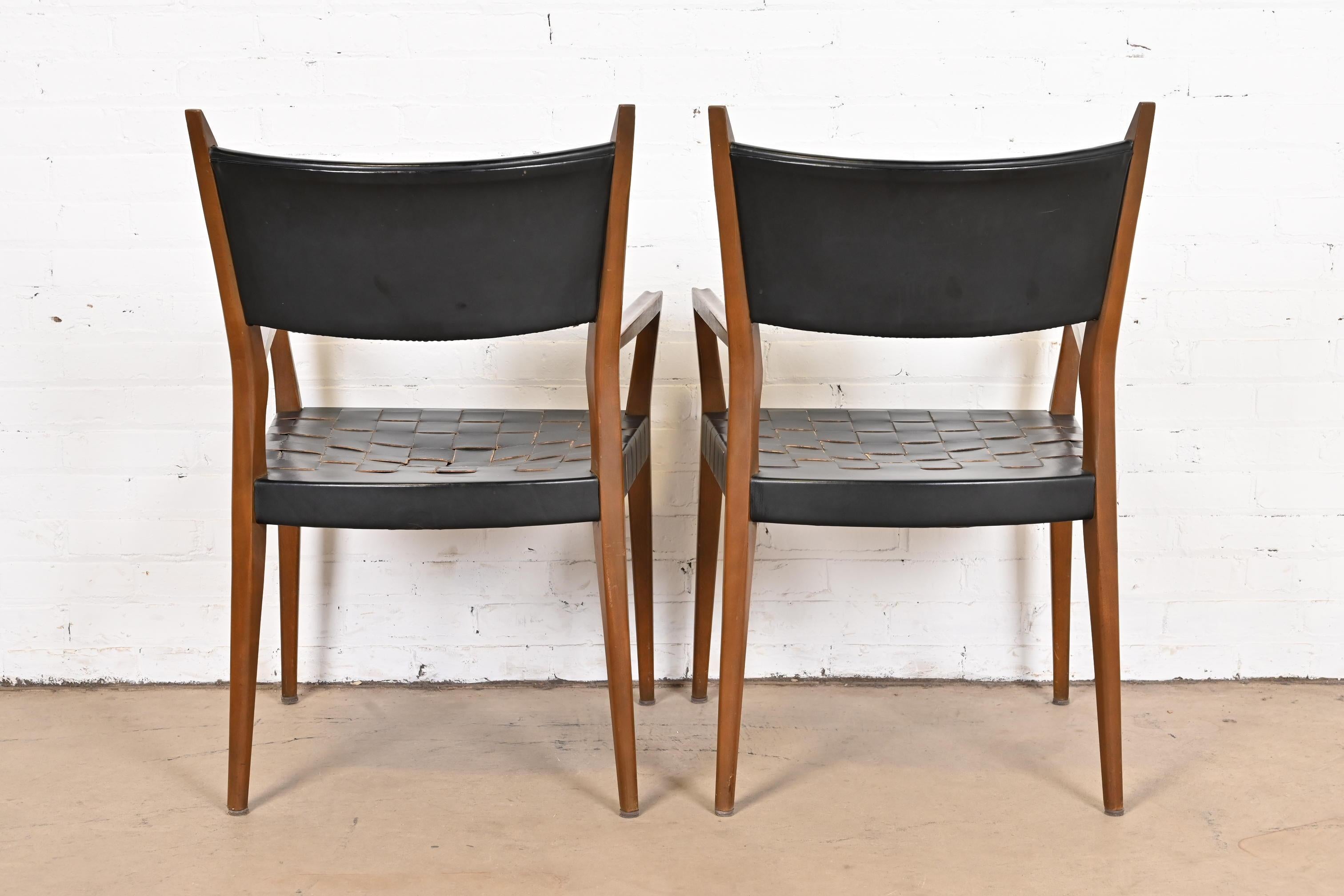 Paire de fauteuils en acajou et cuir tressé de la collection Irwin de Paul McCobb en vente 3