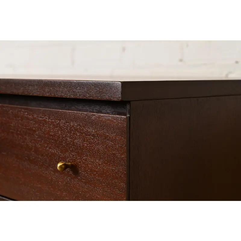 Cassettiera in mogano Paul McCobb Irwin Collection, appena rifinita in vendita 4