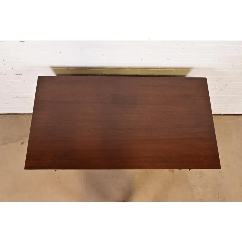 Cassettiera in mogano Paul McCobb Irwin Collection, appena rifinita in vendita 7