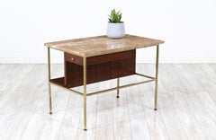 Restaurada por expertos - Mesa auxiliar de mármol y latón "Colección Irwin" de Paul McCobb