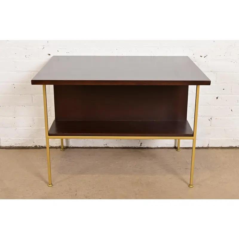 Table de nuit ou d'appoint de la Collection IRWIN de Paul McCobb, nouvellement revernie en vente 4