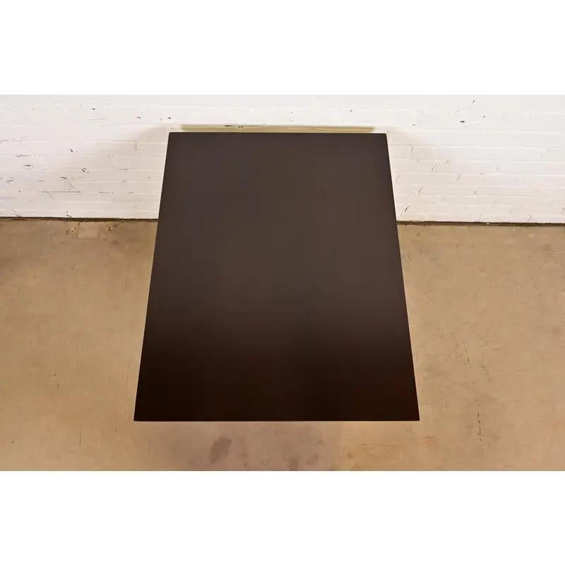 Table de nuit ou d'appoint de la Collection IRWIN de Paul McCobb, nouvellement revernie en vente 4