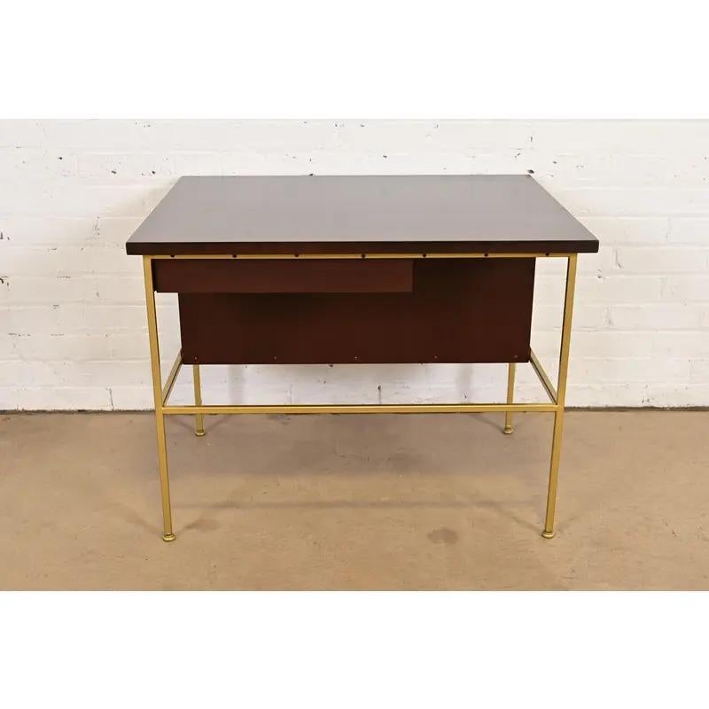 Table de nuit ou d'appoint de la Collection IRWIN de Paul McCobb, nouvellement revernie en vente 5