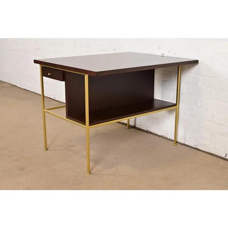 Américain Table de nuit ou d'appoint de la Collection IRWIN de Paul McCobb, nouvellement revernie en vente