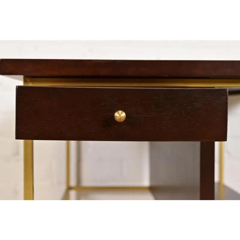 Table de nuit ou d'appoint de la Collection IRWIN de Paul McCobb, nouvellement revernie en vente 3