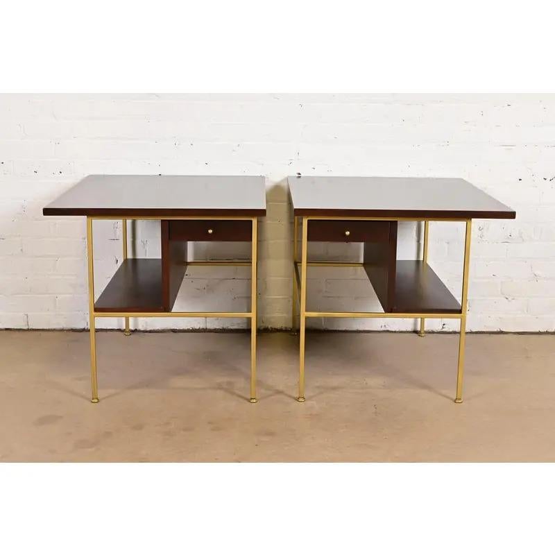 Un'eccezionale coppia di comodini o tavolini occasionali di stile Mid-Century Modern

Di Paul McCobb per Directional e prodotto da Calvin Furniture, 