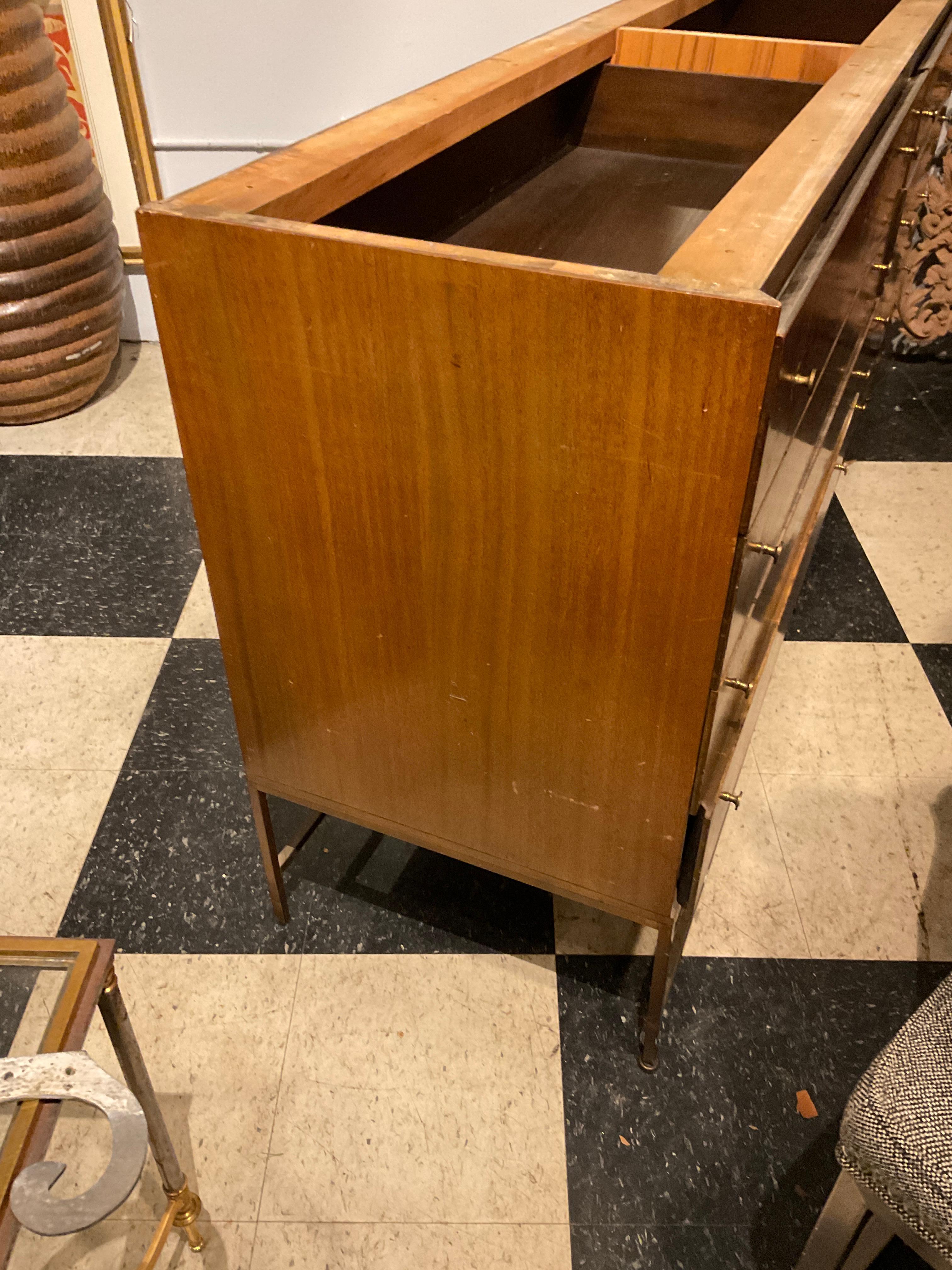 Paul McCobb Collection IRWIN Commode en noyer sur base en laiton en vente 2