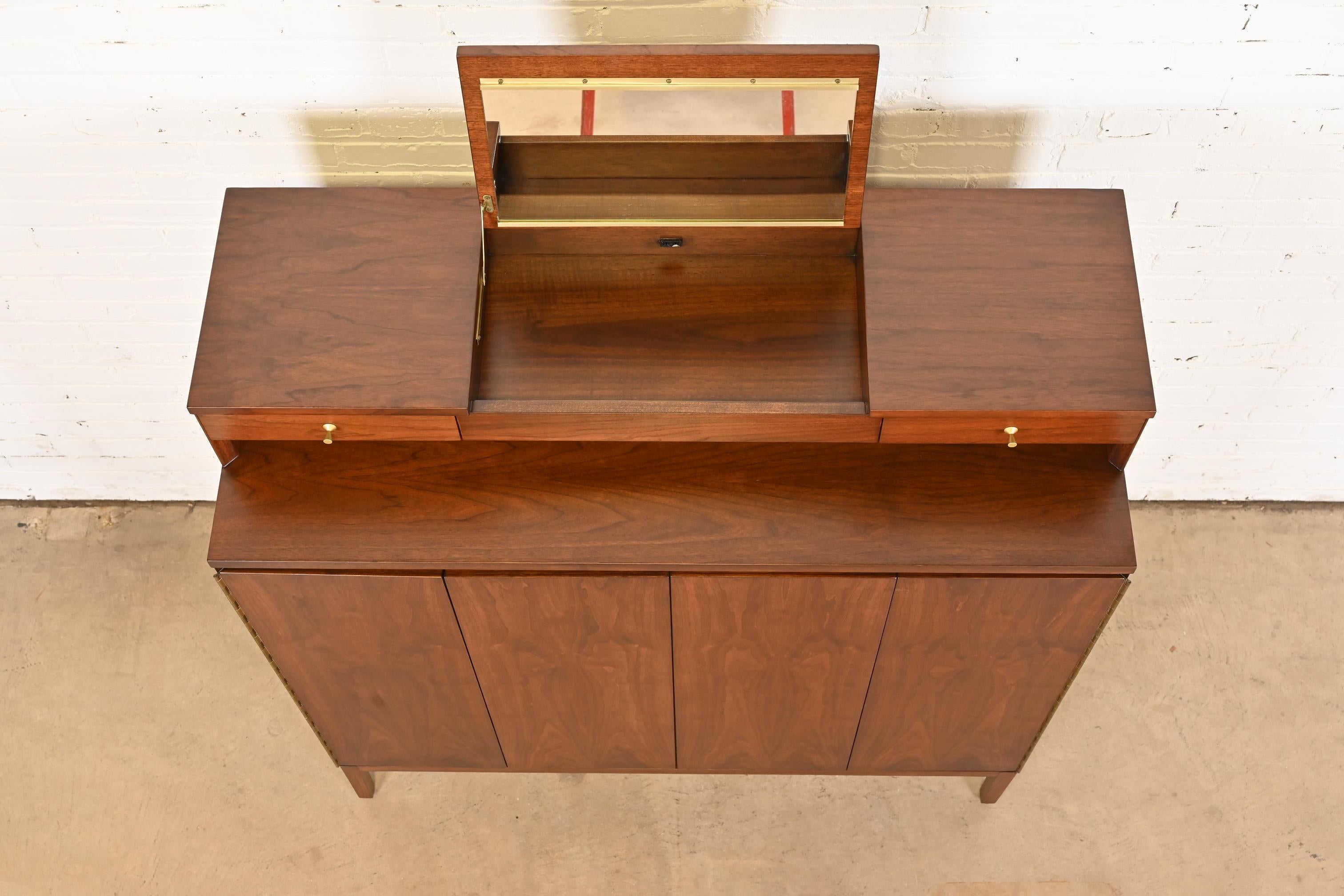 Paul McCobb Irwin Collection Walnut Gentleman's Chest, Newly Refinished For Sale 7