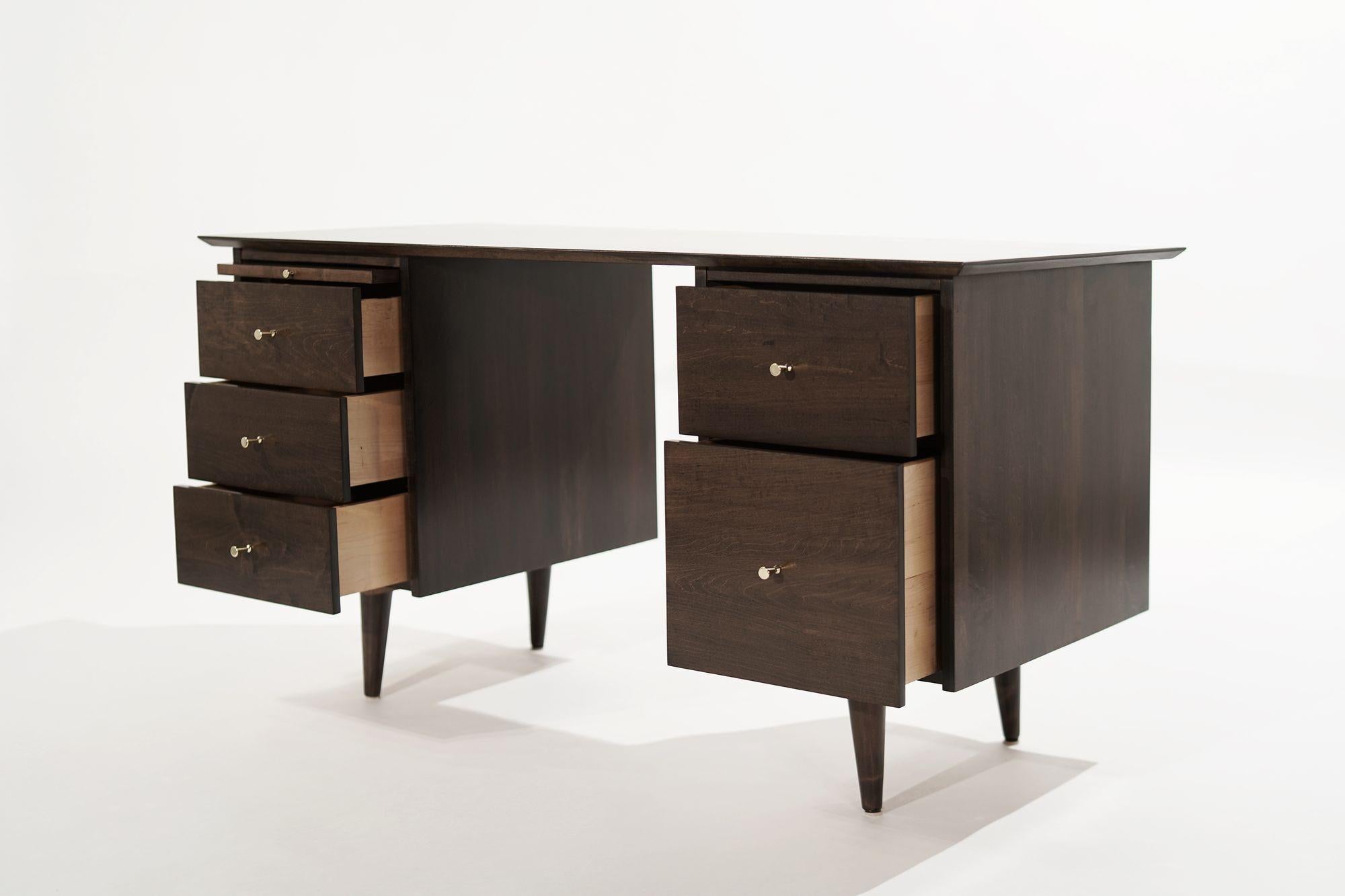 Paul McCobb Kneehole Desk, 1950s In Excellent Condition In Westport, CT