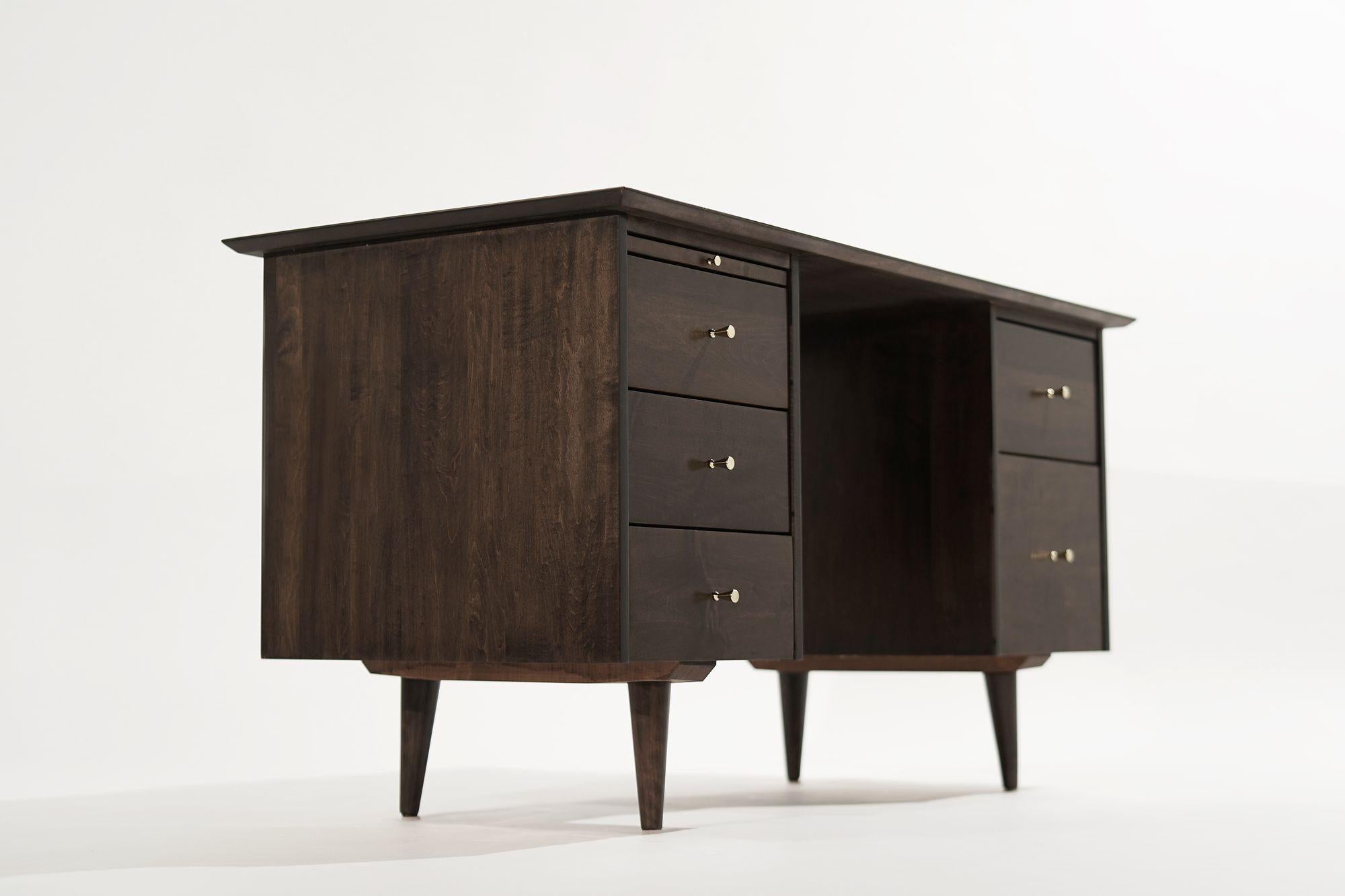 20th Century Paul McCobb Kneehole Desk, 1950s