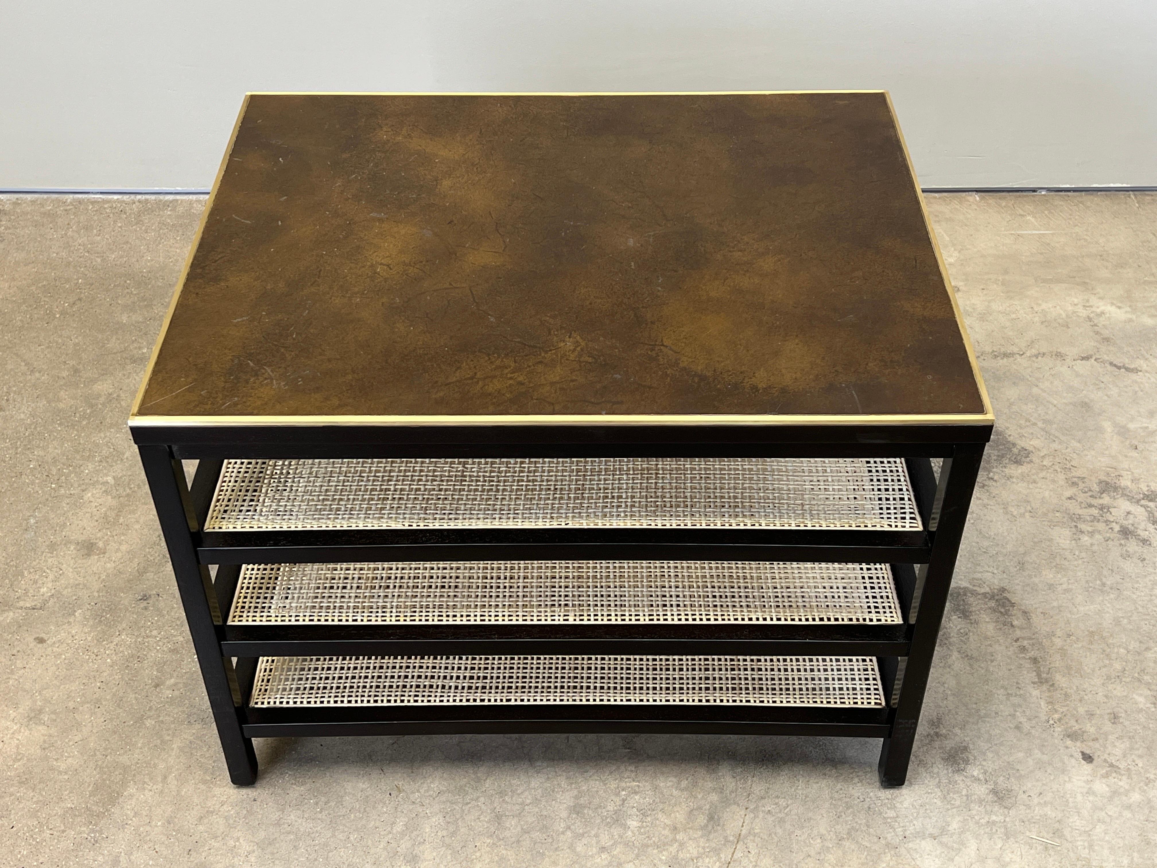 Paul McCobb - Table à revues en cuir et canne en vente 1