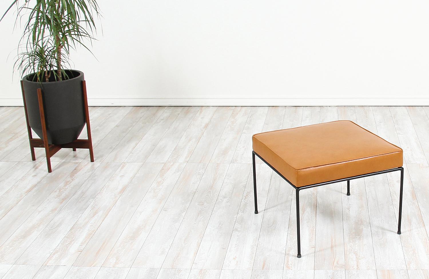 Beautiful modern stool designed by Paul McCobb for Custom craft, Inc. in the United States, circa 1950s. The iconic model no. 1305 stool is well known for its stability and excellent design that exemplifies the clean and Minimalist aesthetic of the