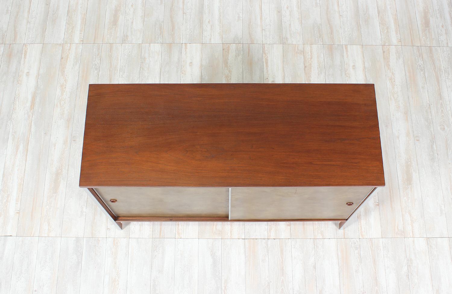 Paul McCobb “Linear Group” Credenza with Leather Doors for Calvin Furniture 4