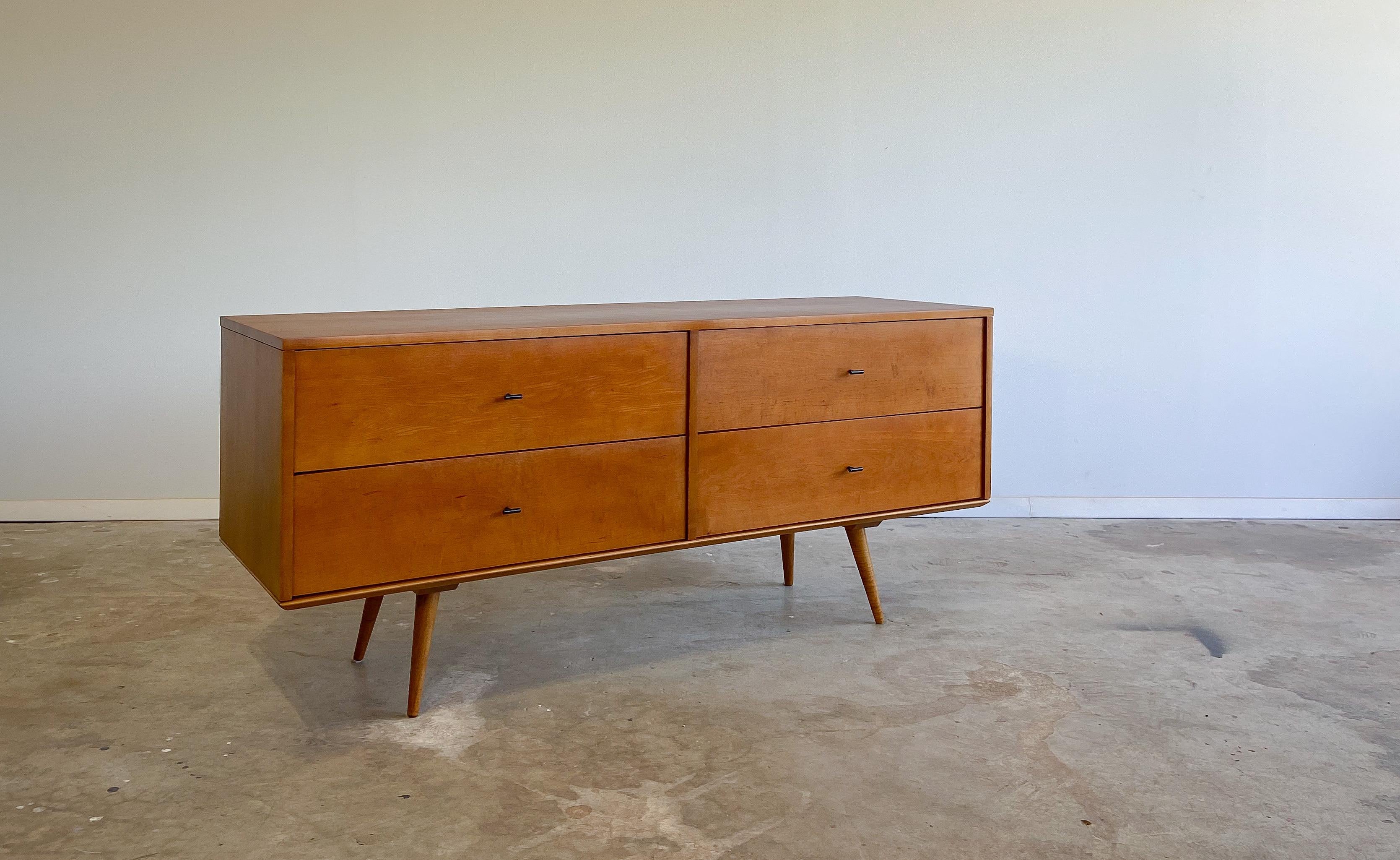 Mid-Century Modern Paul McCobb Low Credenza or Dresser, Planner Group, 1950s For Sale