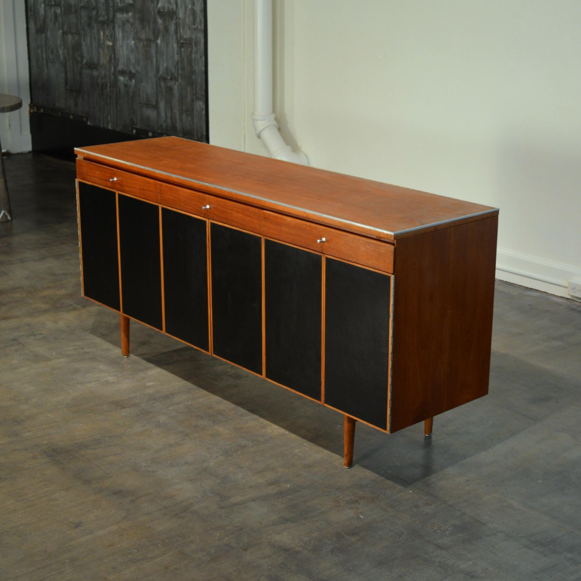 Paul McCobb Mahogany and Leather Sideboard for Calvin Furniture For Sale 3