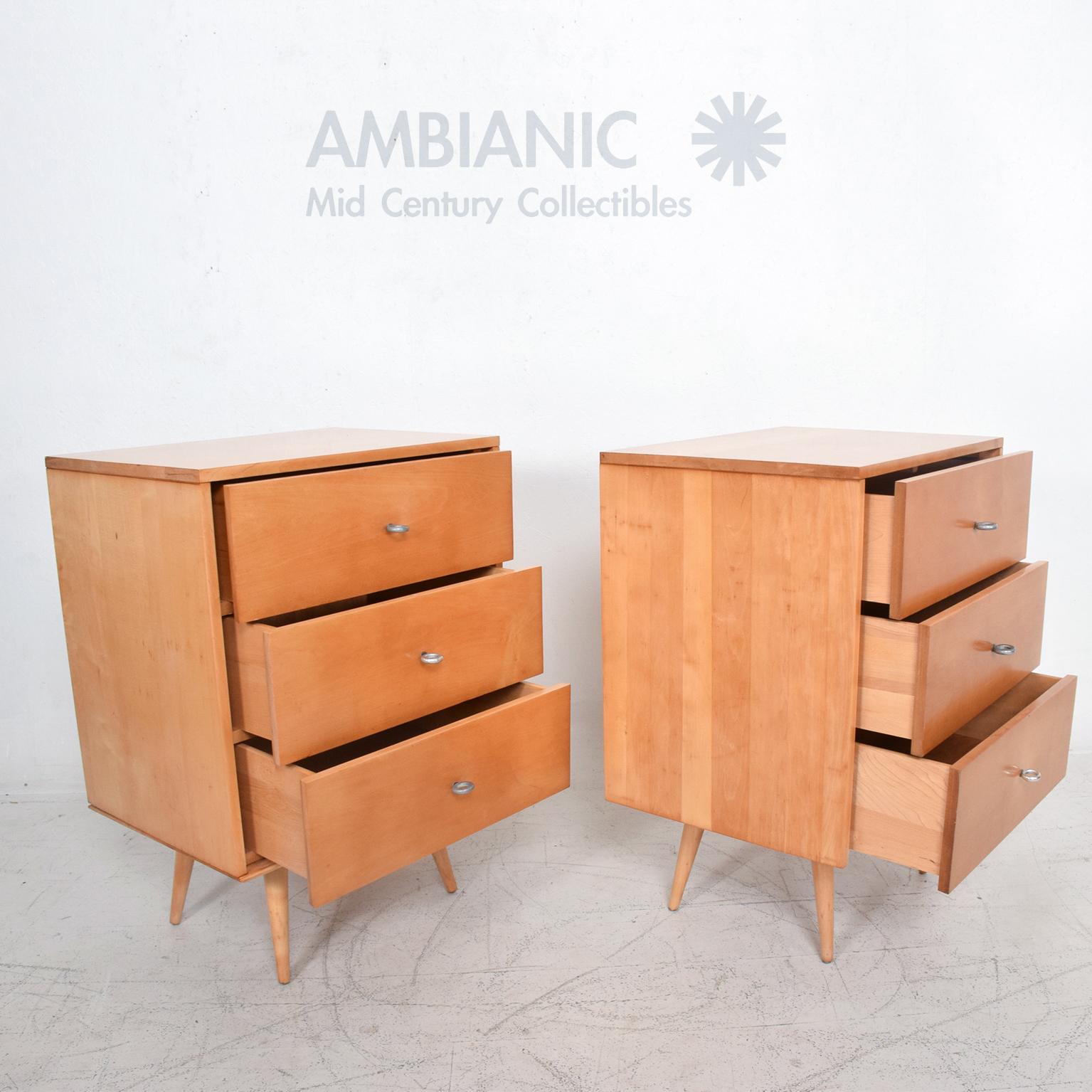American Paul McCobb Maple Lacquered Single Dressers with Silver Pulls 1950s USA - a Pair