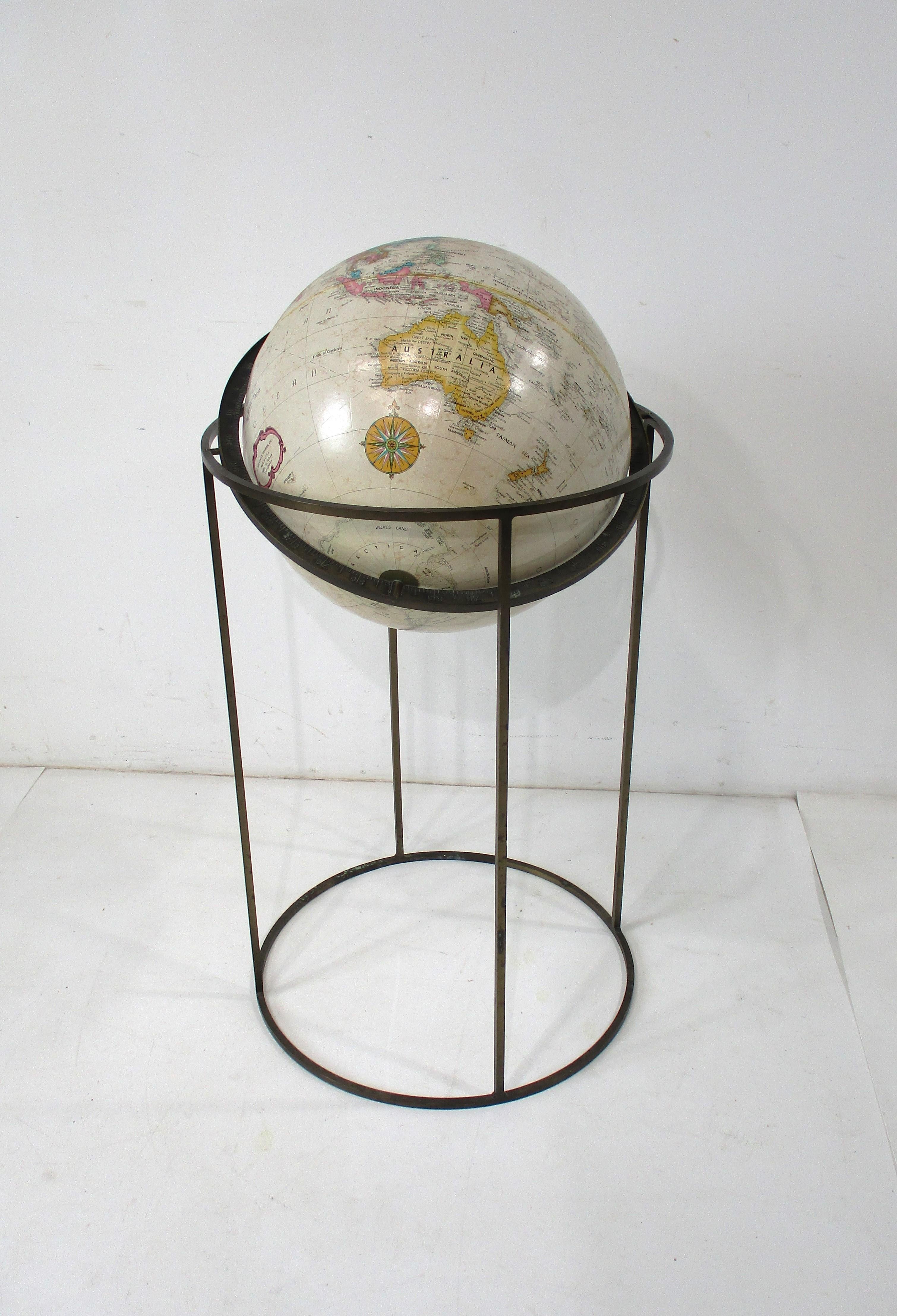 Paul McCobb, globe de sol encadré en laiton du milieu du siècle dernier en vente 4