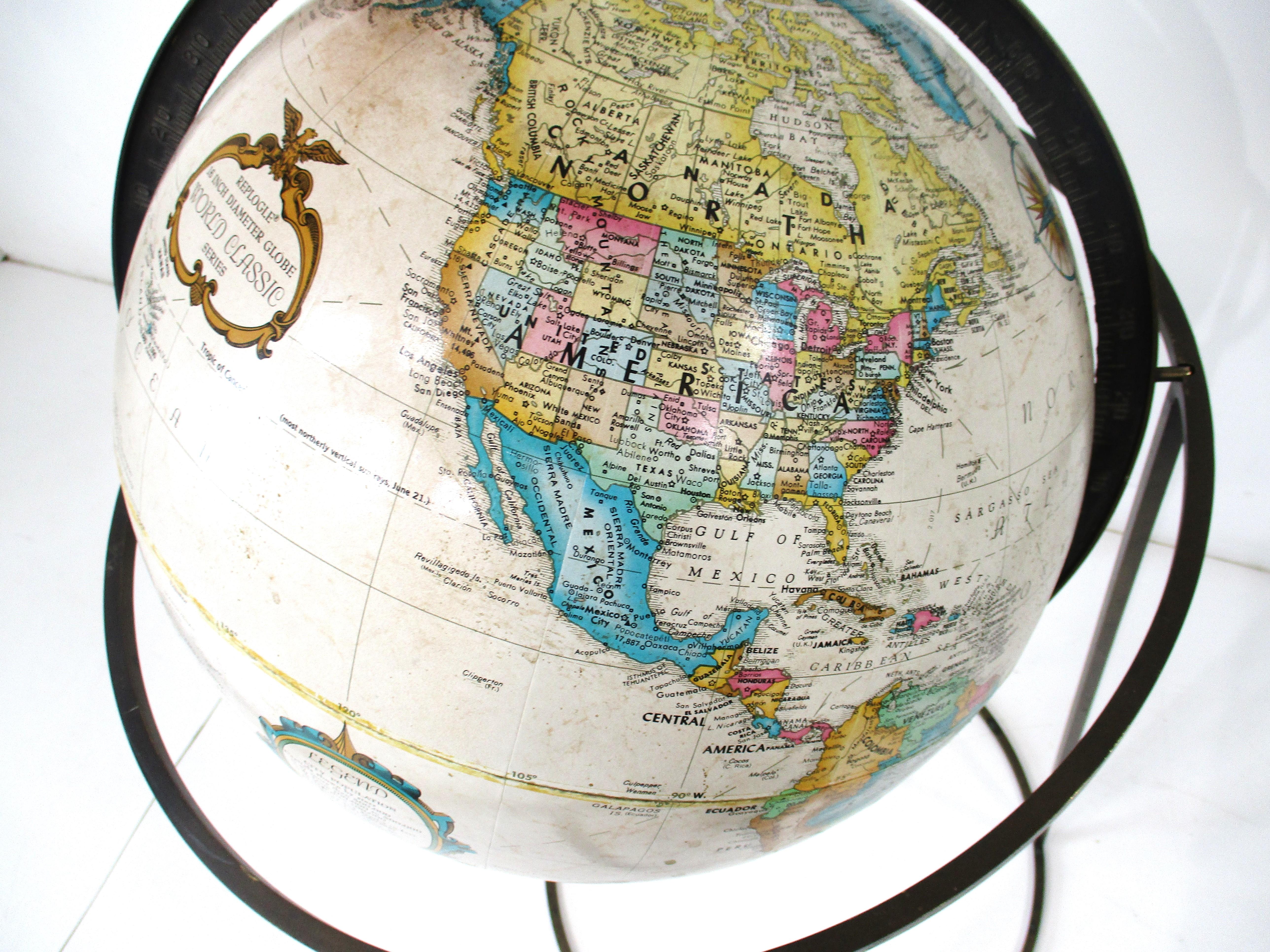 Mid-Century Modern Paul McCobb, globe de sol encadré en laiton du milieu du siècle dernier en vente
