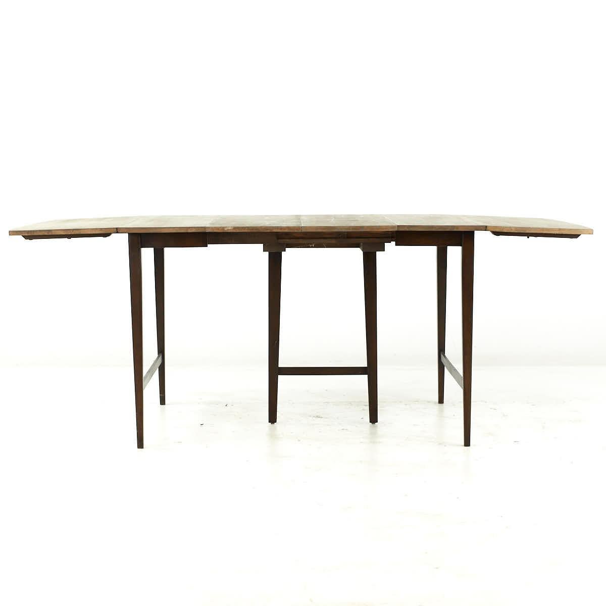 Paul McCobb Mid Century Drop Leaf Dining Table with 3 Leaves For Sale 7