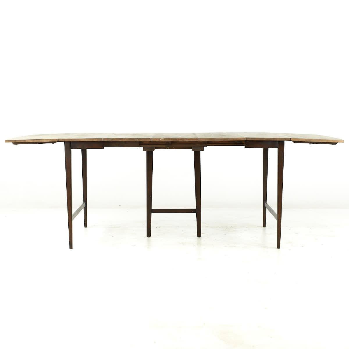 Paul McCobb Mid Century Drop Leaf Dining Table with 3 Leaves For Sale 10
