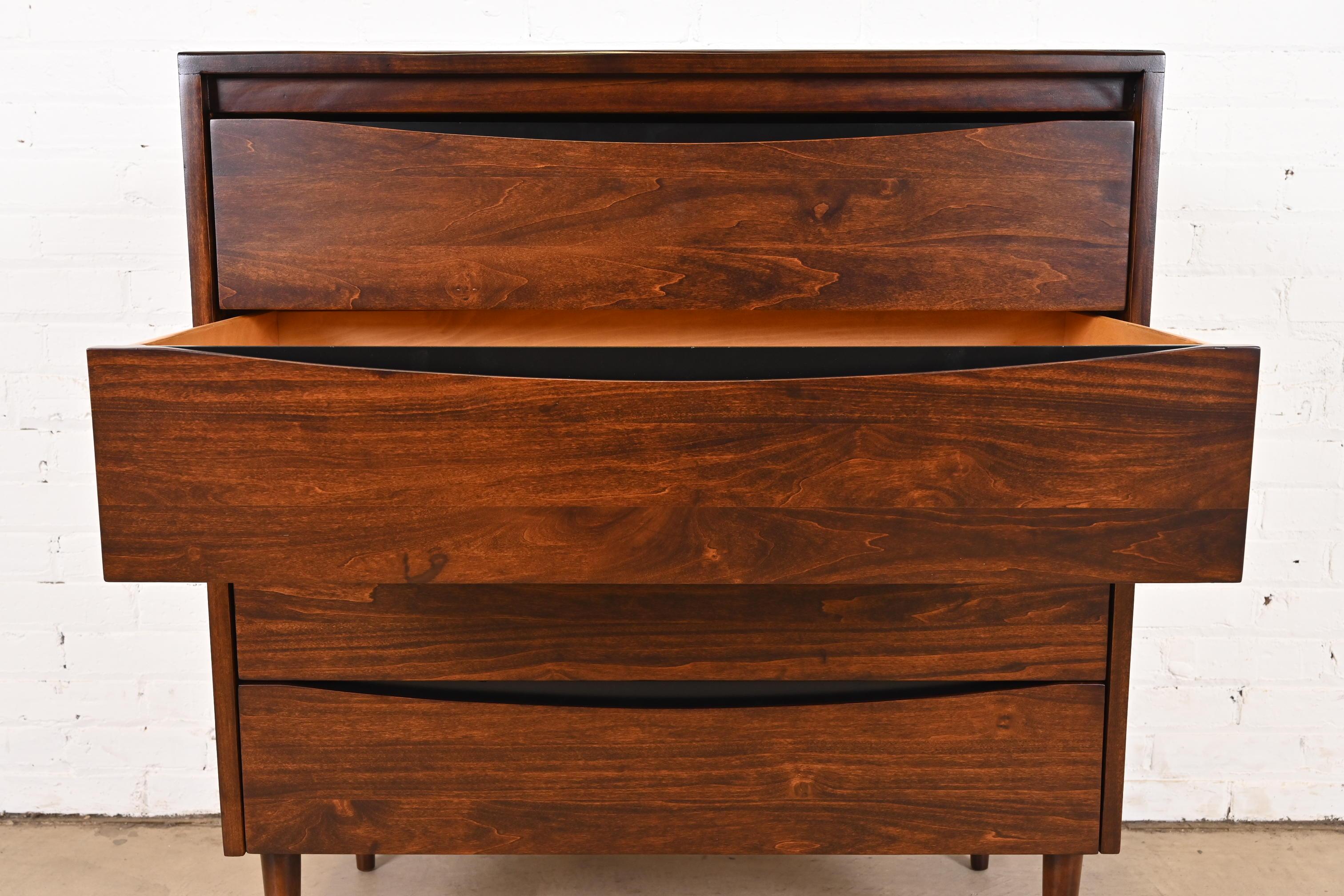 Paul McCobb Mid-Century Modern Birch Chest of Drawers, Newly Refinished For Sale 5