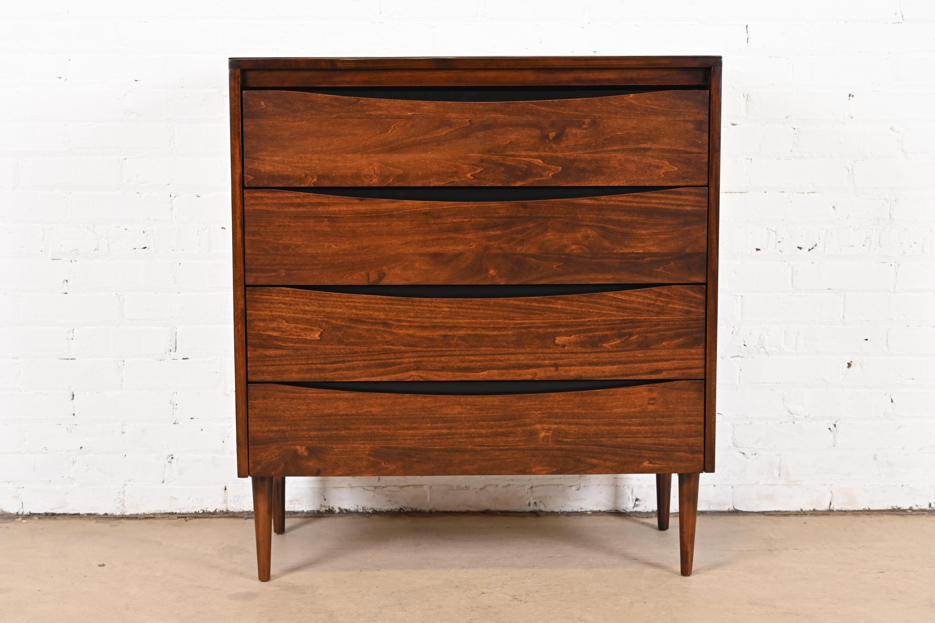 Paul McCobb Mid-Century Modern Birch Chest of Drawers, Newly Refinished In Good Condition For Sale In South Bend, IN