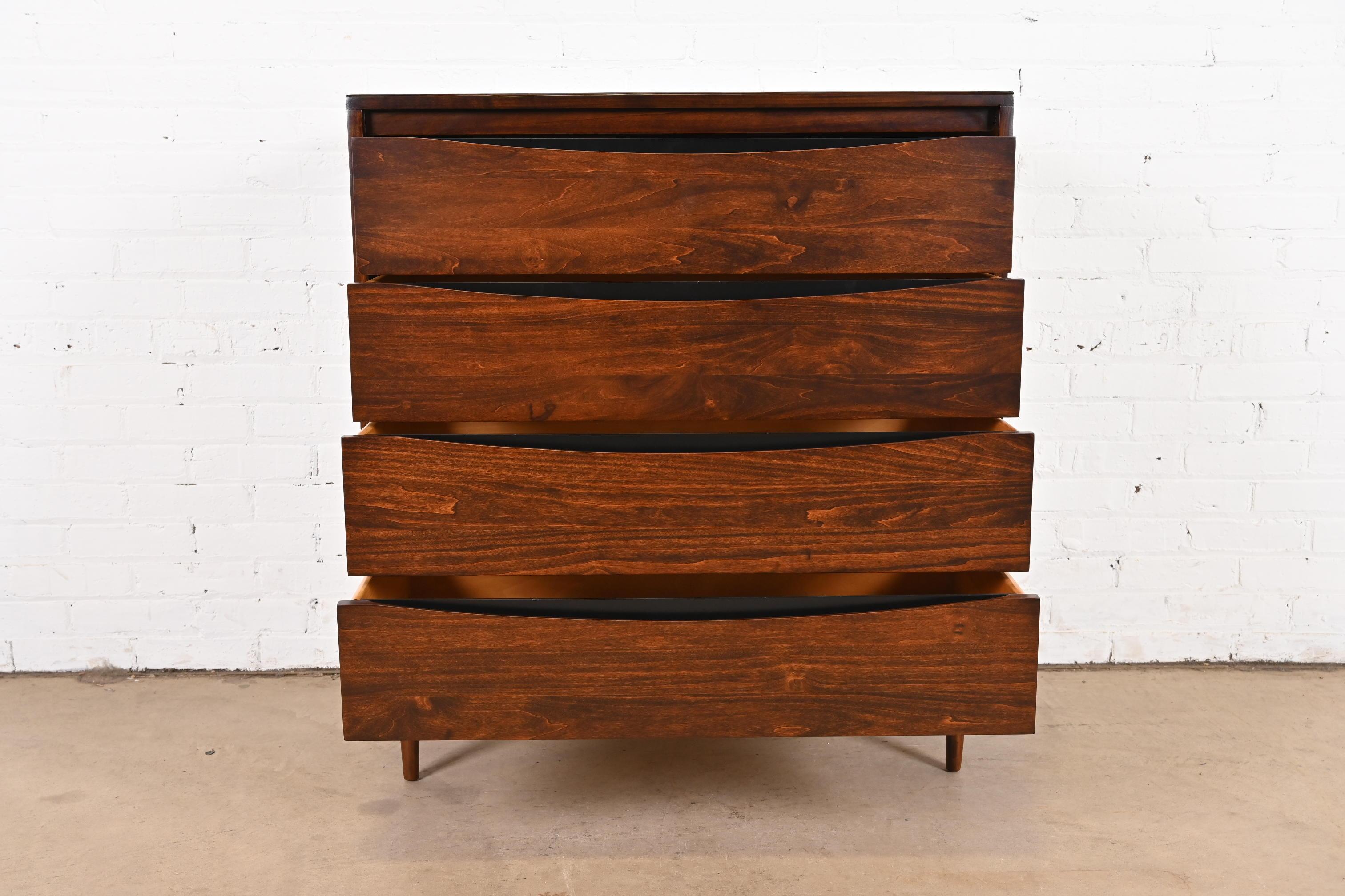 Paul McCobb Mid-Century Modern Birch Chest of Drawers, Newly Refinished For Sale 3