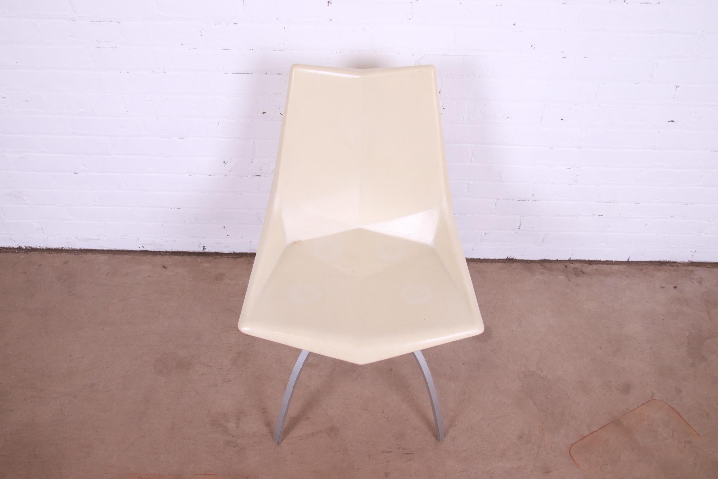 Paul McCobb Mid-Century Modern Fiberglass Origami Chair on Spider Base, 1950s For Sale 2