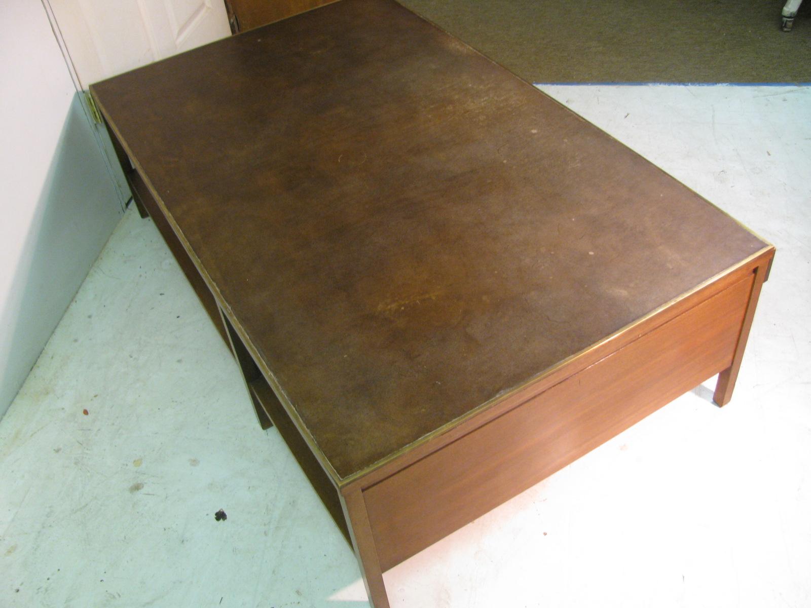 Paul McCobb Mid-Century Modern Leather Top and Walnut Cocktail Table for Calvin 4