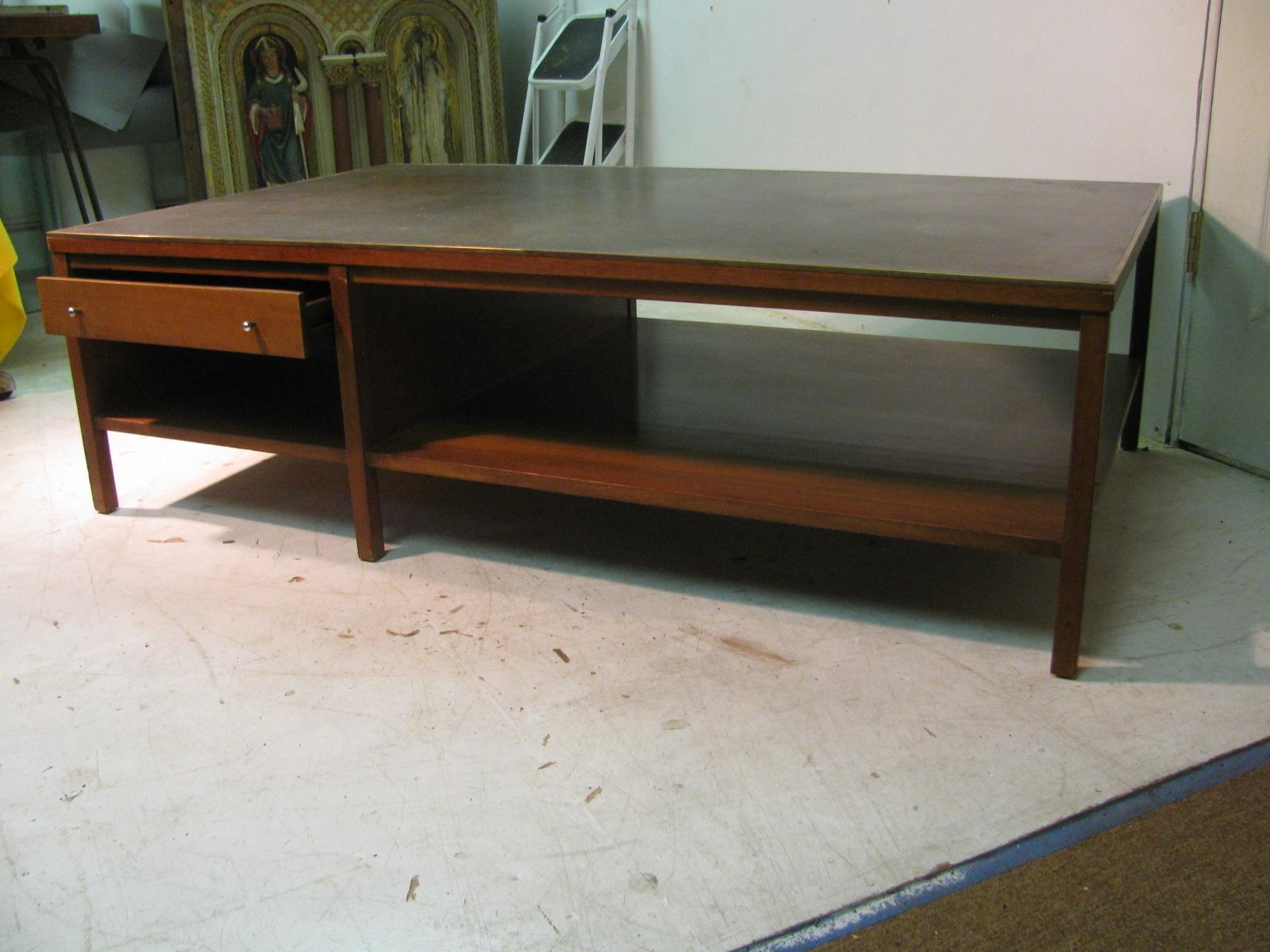 Paul McCobb Mid-Century Modern Leather Top and Walnut Cocktail Table for Calvin 2