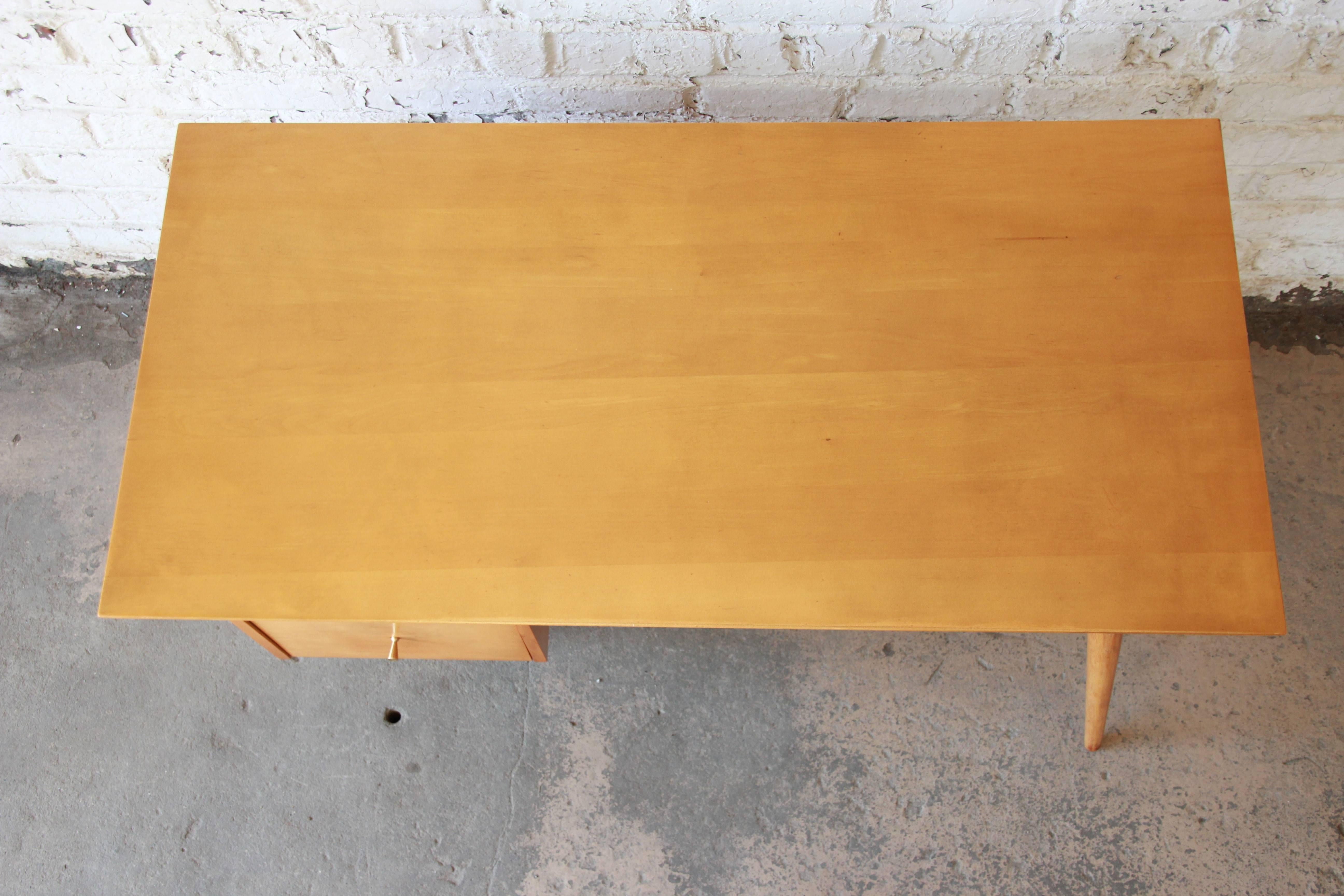 Brass Paul McCobb Mid-Century Modern Planner Group Desk, 1950s