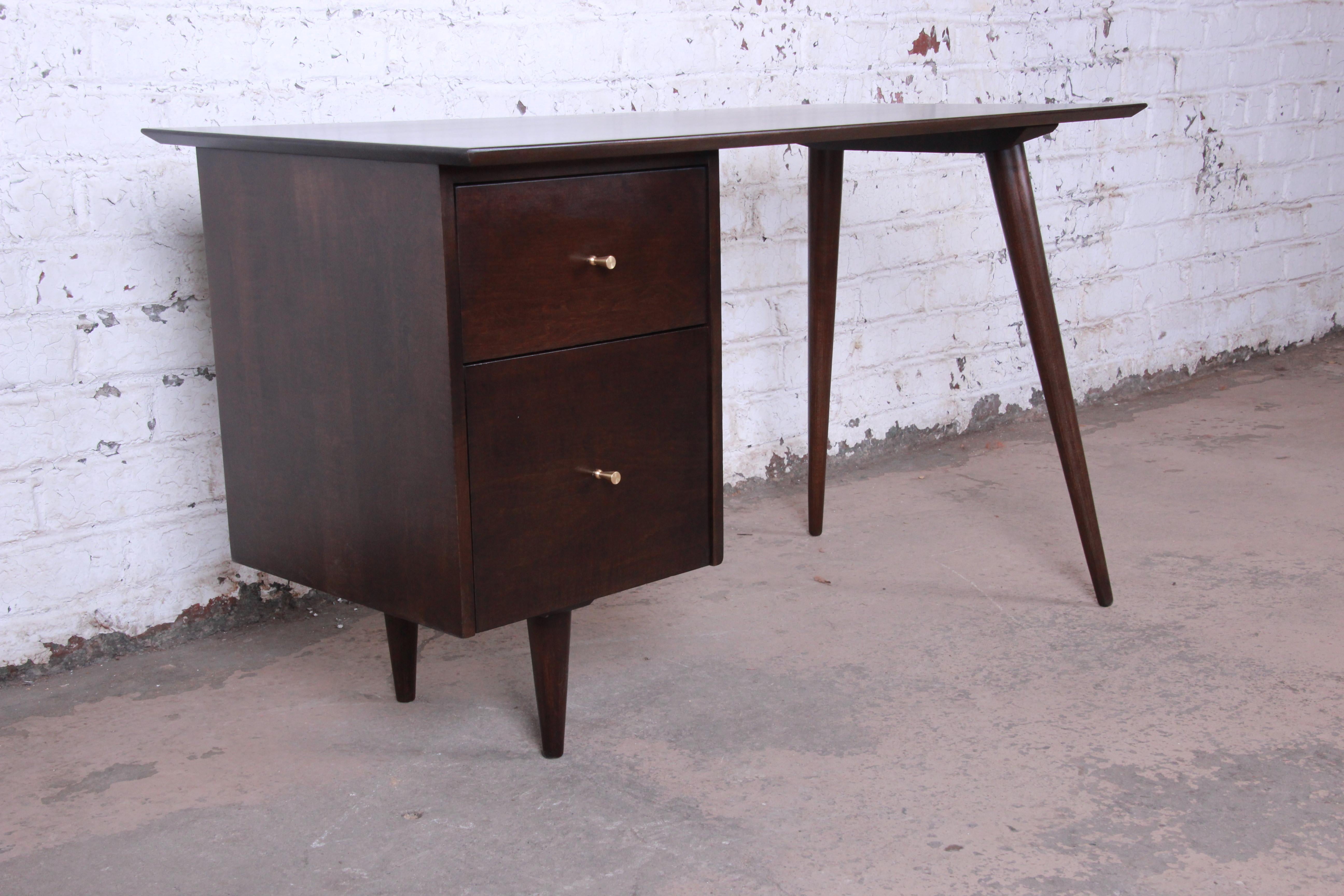 Paul McCobb Mid-Century Modern Planner Group Desk In Good Condition In South Bend, IN