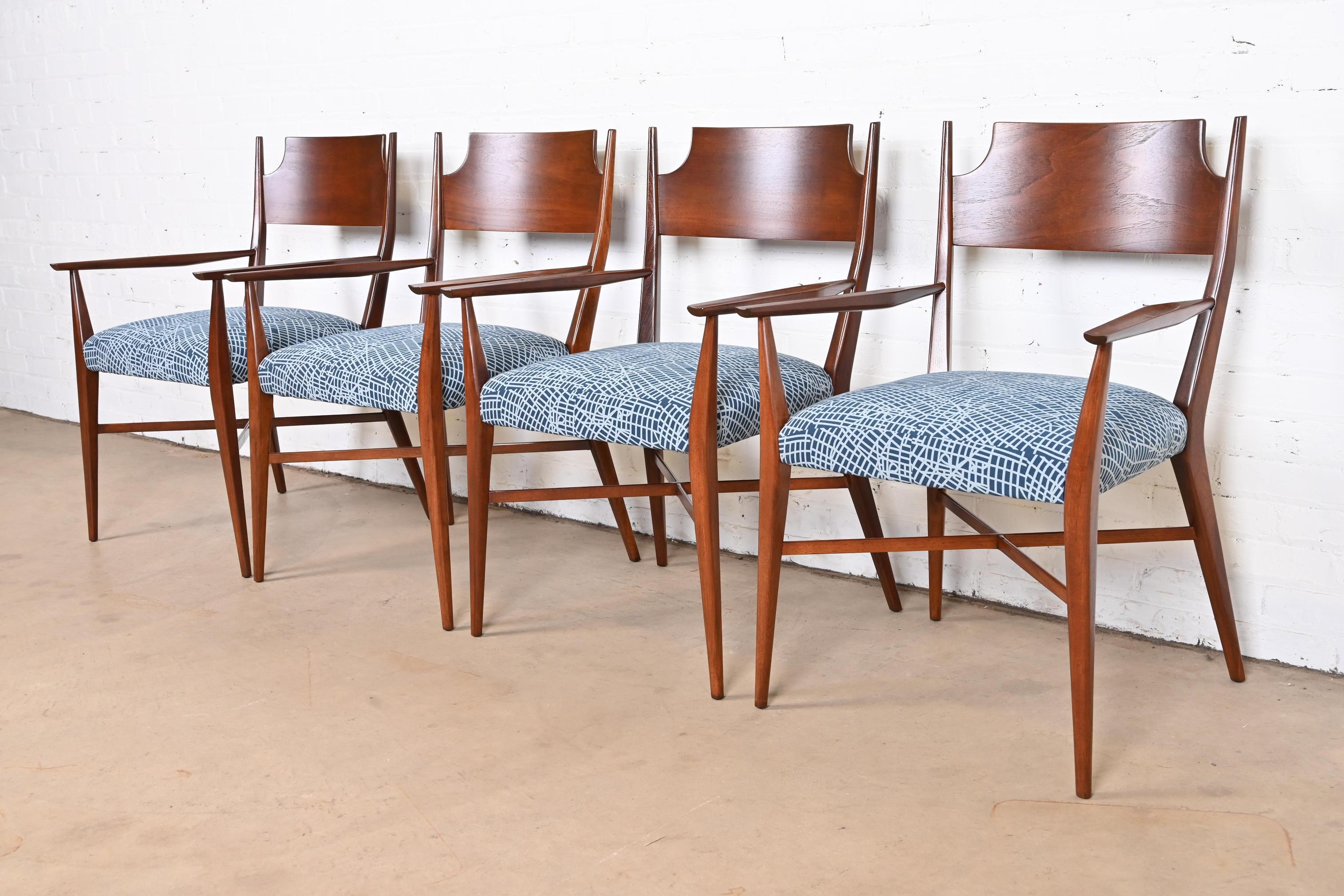 Moderne Sessel aus Nussbaumholz von Paul McCobb aus der Mitte des Jahrhunderts, neu restauriert im Angebot 8