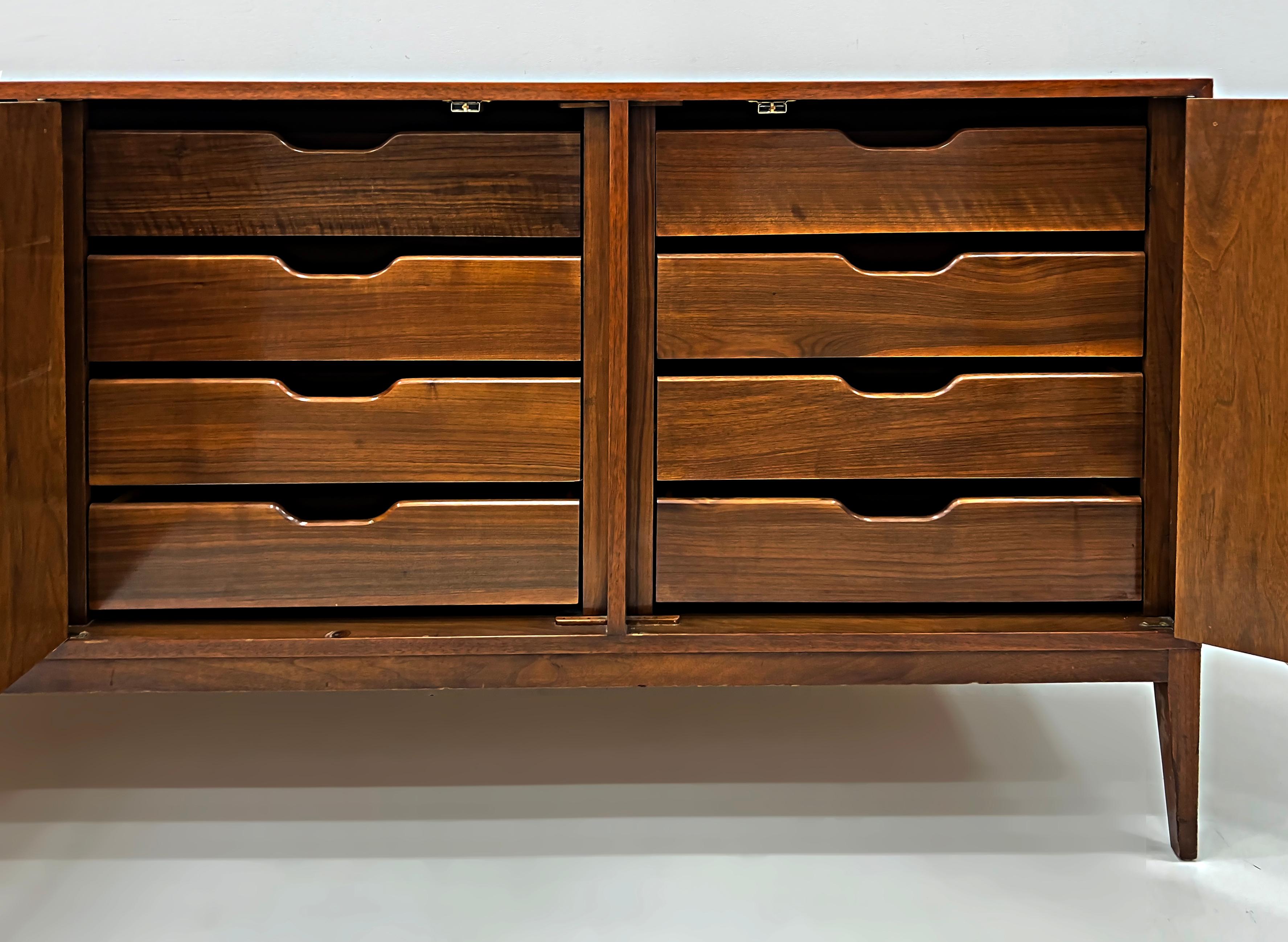 20th Century Paul McCobb Mid-Century Modern Walnut 12 Drawer Dresser