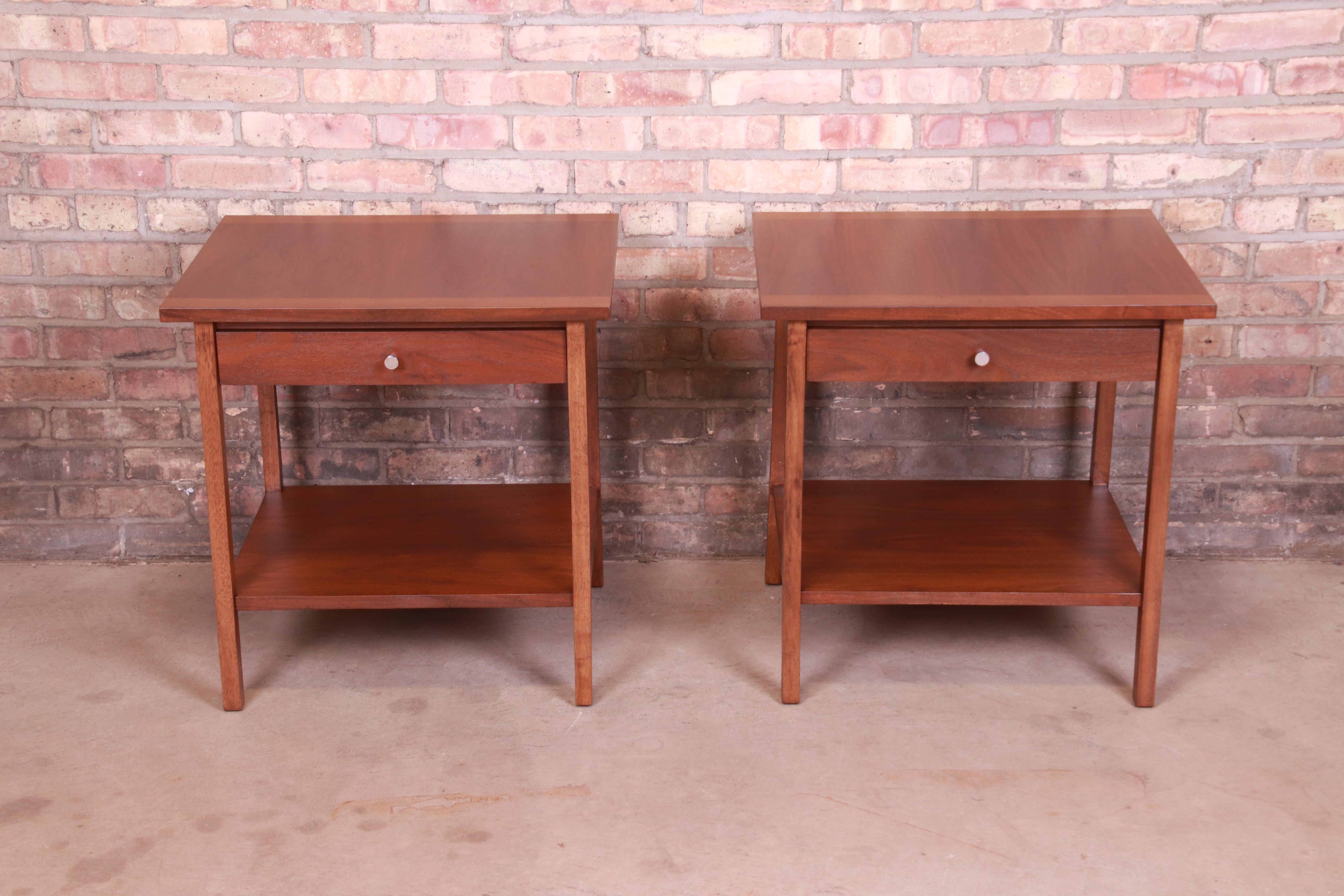 Paul McCobb Mid-Century Modern Walnut Nightstands or Side Tables, Refinished In Good Condition In South Bend, IN