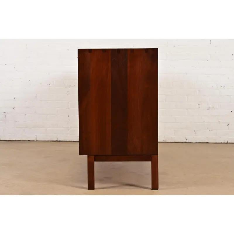 Paul McCobb Mid-Century Modern Walnut Sideboard Credenza, Newly Refinished For Sale 8