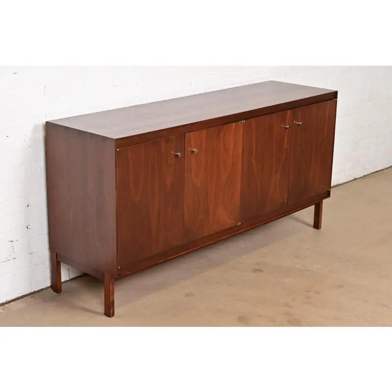 Mid-20th Century Paul McCobb Mid-Century Modern Walnut Sideboard Credenza, Newly Refinished For Sale