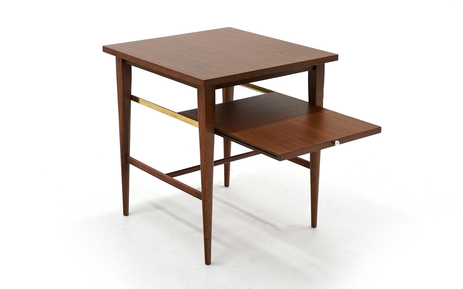 Mid-Century Modern Paul McCobb Model 1047 Side / End Table / Nightstand for Calvin, Slide Out Shelf