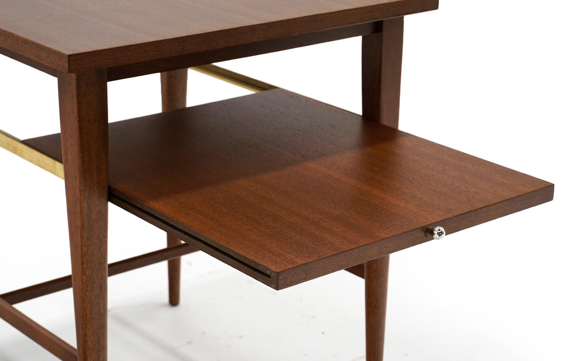 American Paul McCobb Model 1047 Side / End Table / Nightstand for Calvin, Slide Out Shelf