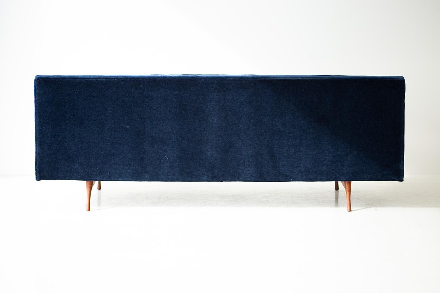 Paul McCobb Mohair Sofa for Widdicomb In Excellent Condition In Oak Harbor, OH