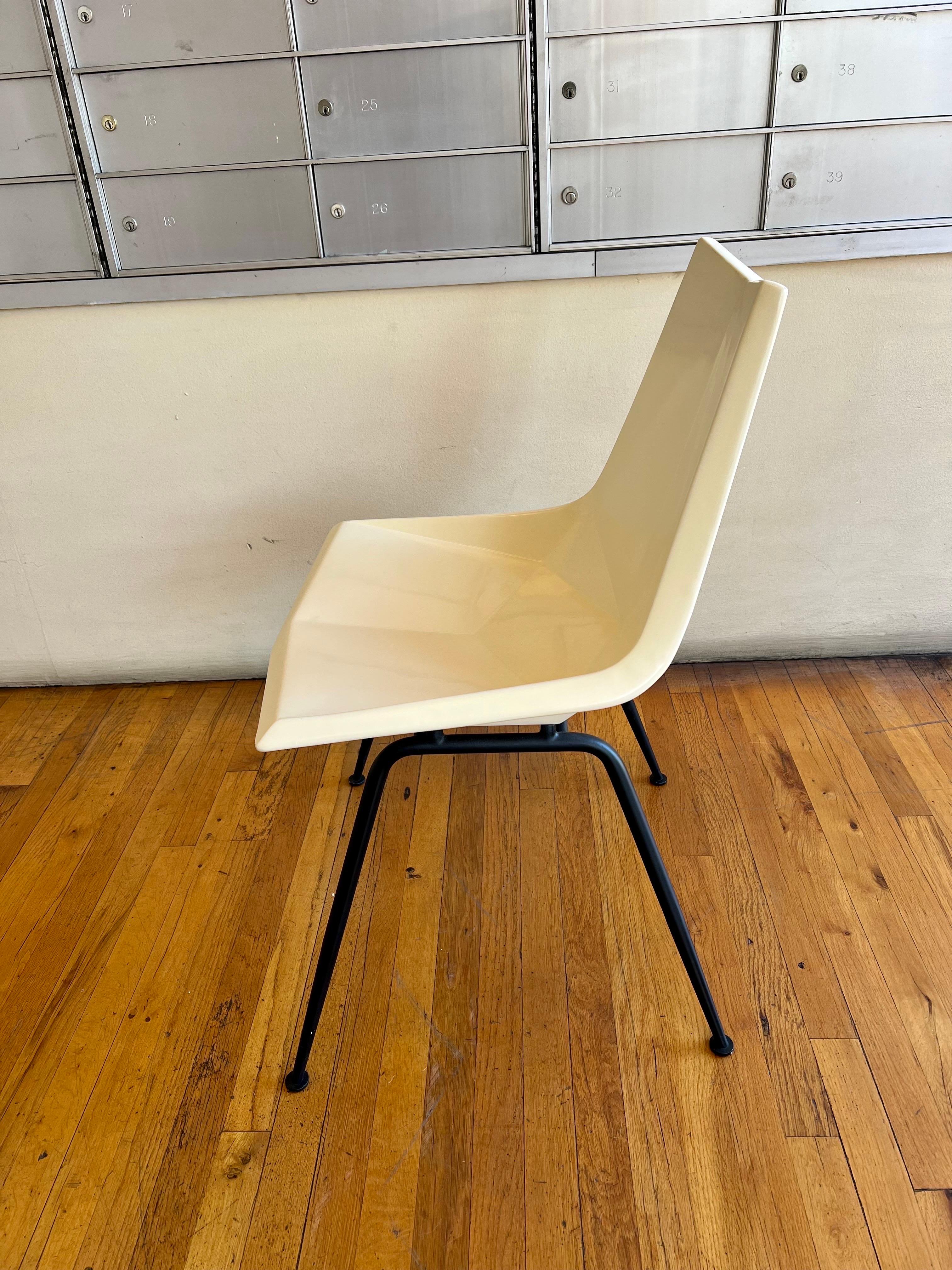 Beautiful elegant classic origami chair lightly used great color and condition, designed by Paul McCobb.