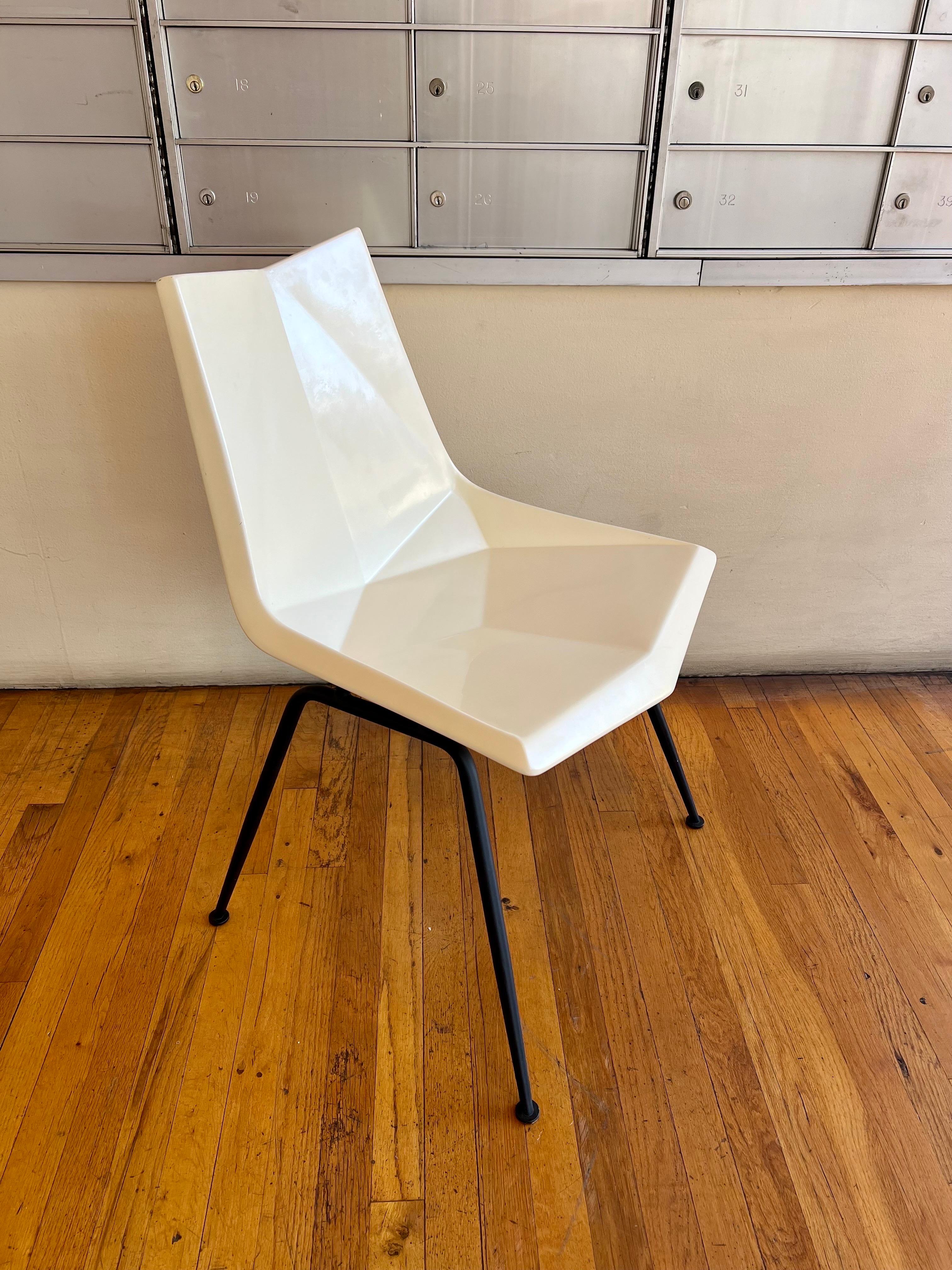 Paul McCobb Origami Ivori Desk Patio Chair Model 61 In Excellent Condition For Sale In San Diego, CA