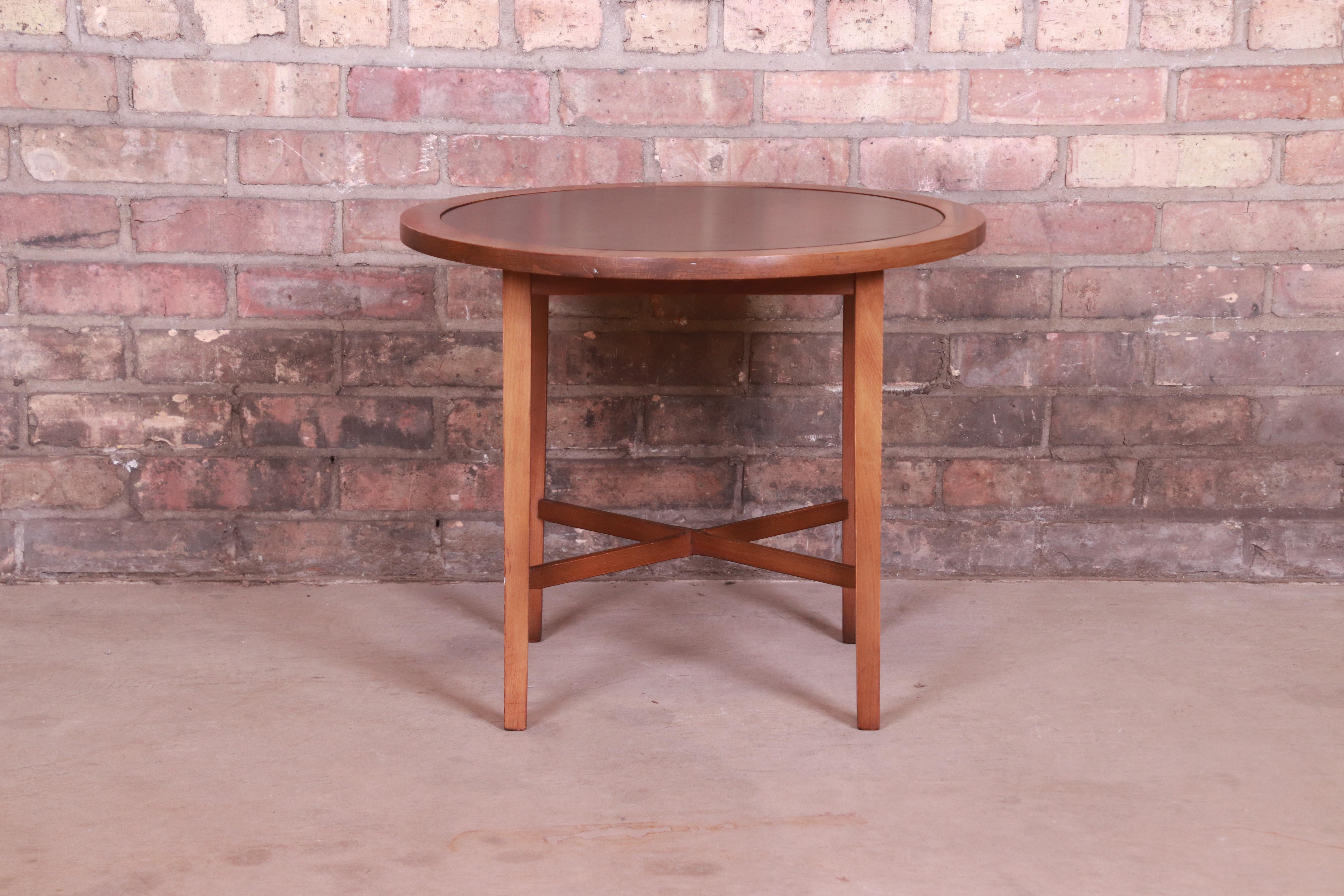 A gorgeous Mid-Century Modern occasional side table

By Paul McCobb for Winchendon Furniture 