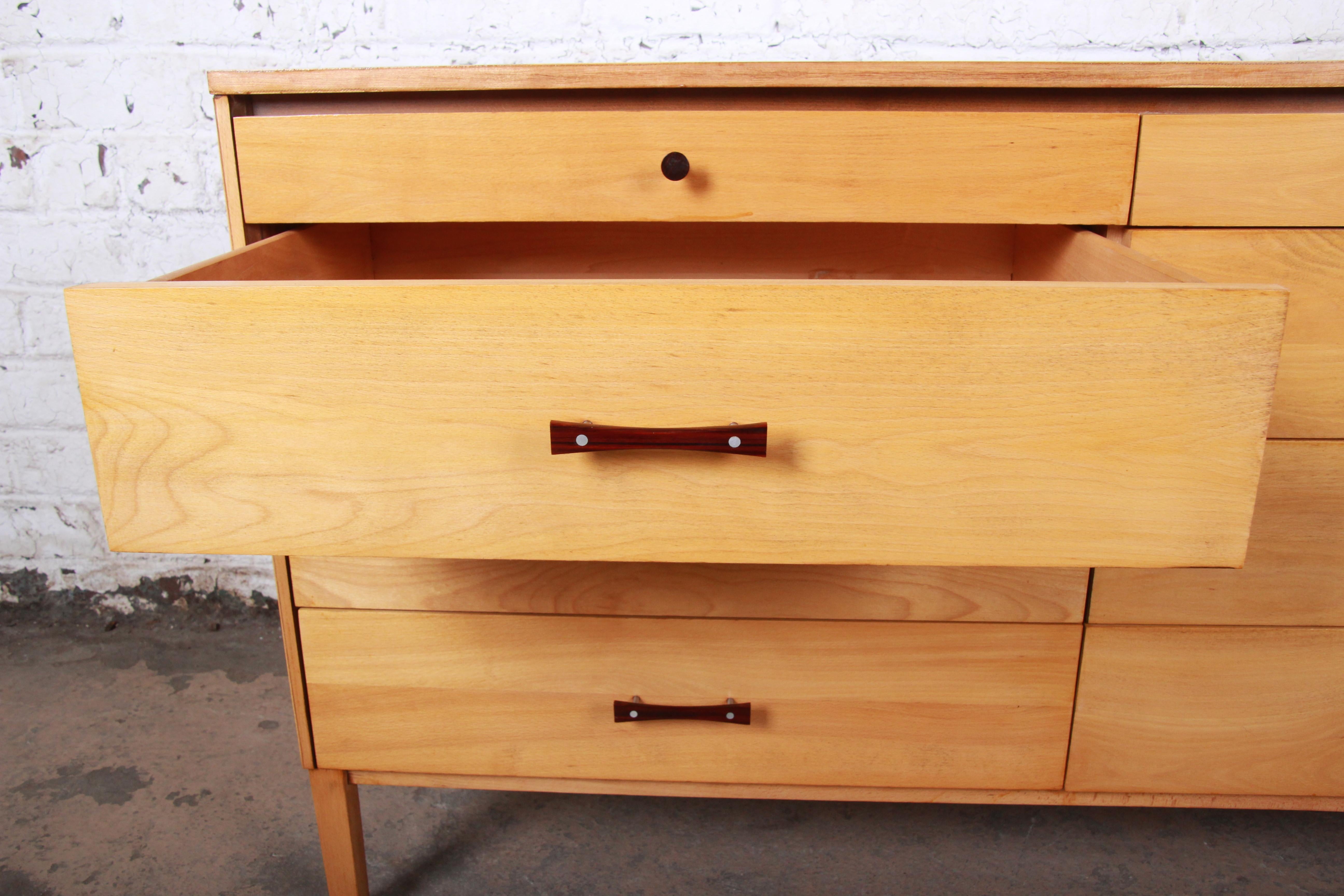 Mid-20th Century Paul McCobb Perimeter Group Mid-Century Modern Dresser or Credenza, 1950s