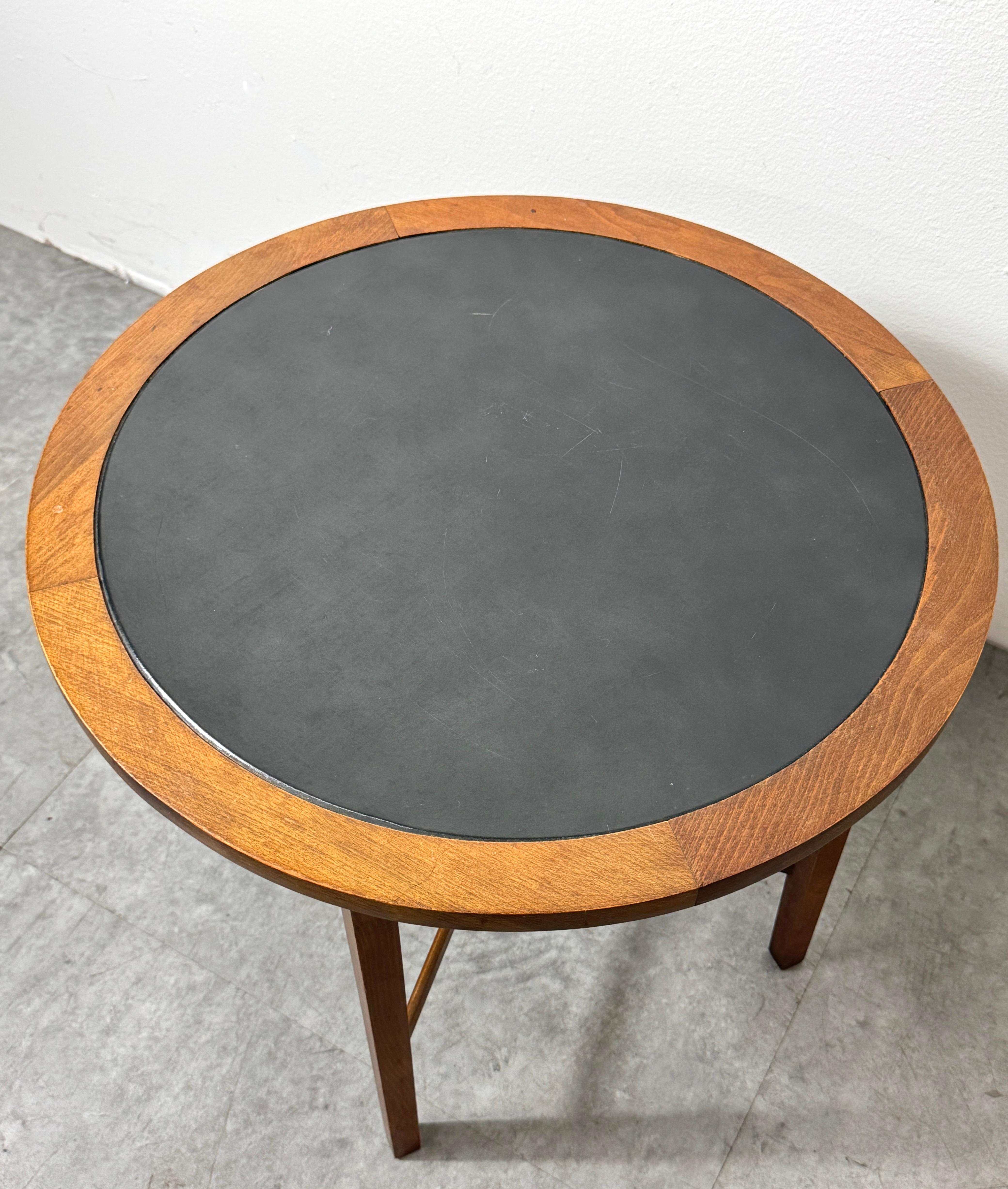 Mid-20th Century Paul McCobb Perimeter Group Round Side Table in Walnut and Black Leather 1950s