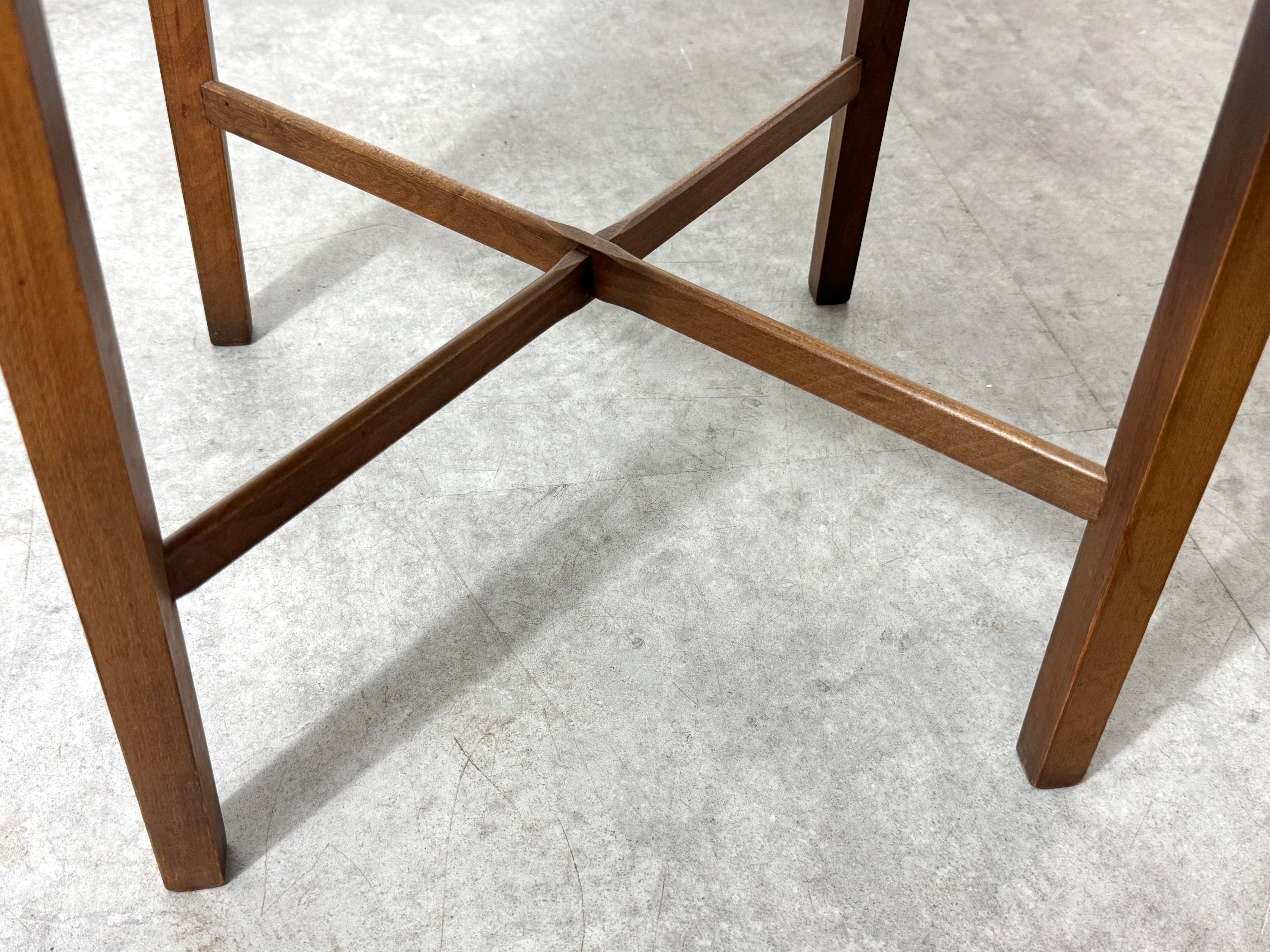 Paul McCobb Perimeter Group Round Side Table in Walnut and Black Leather 1950s 2