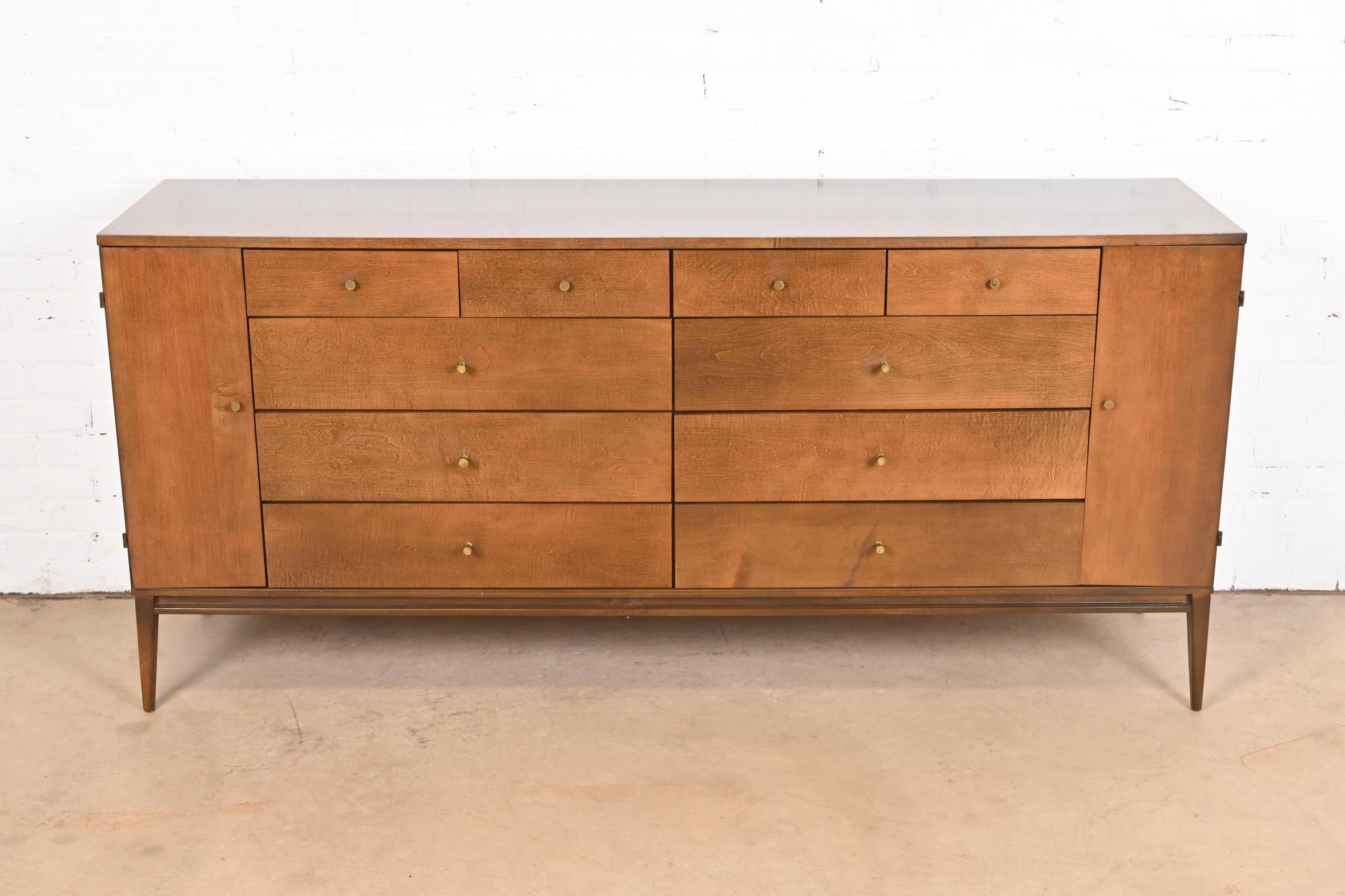 A rare and exceptional Mid-Century Modern 20-drawer long dresser or credenza 

By Paul McCobb for Winchendon Furniture, 