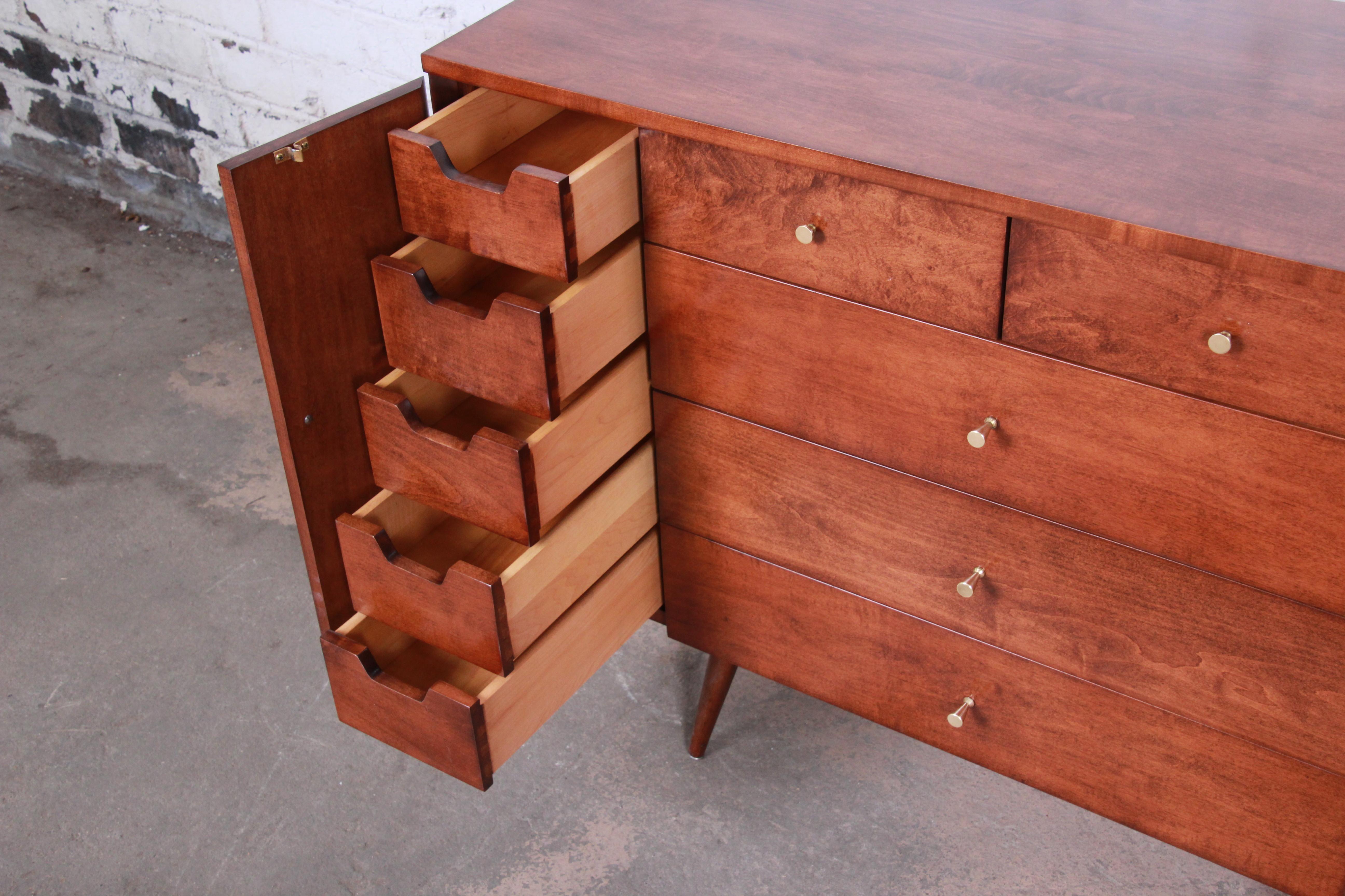 Paul McCobb Planner Group 20-Drawer Dresser or Credenza, Newly Restored For Sale 2
