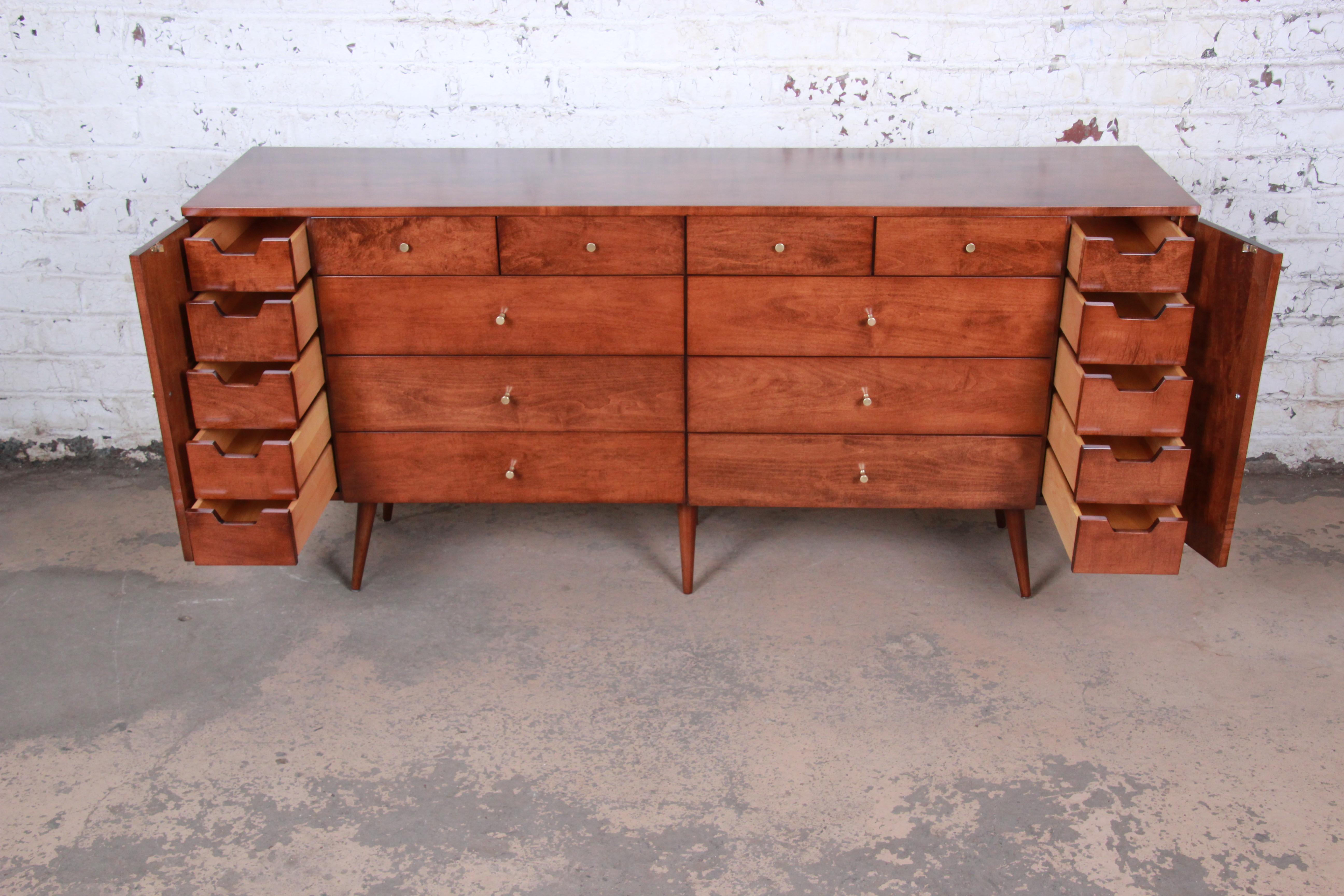 Paul McCobb Planner Group 20-Drawer Dresser or Credenza, Newly Restored For Sale 3