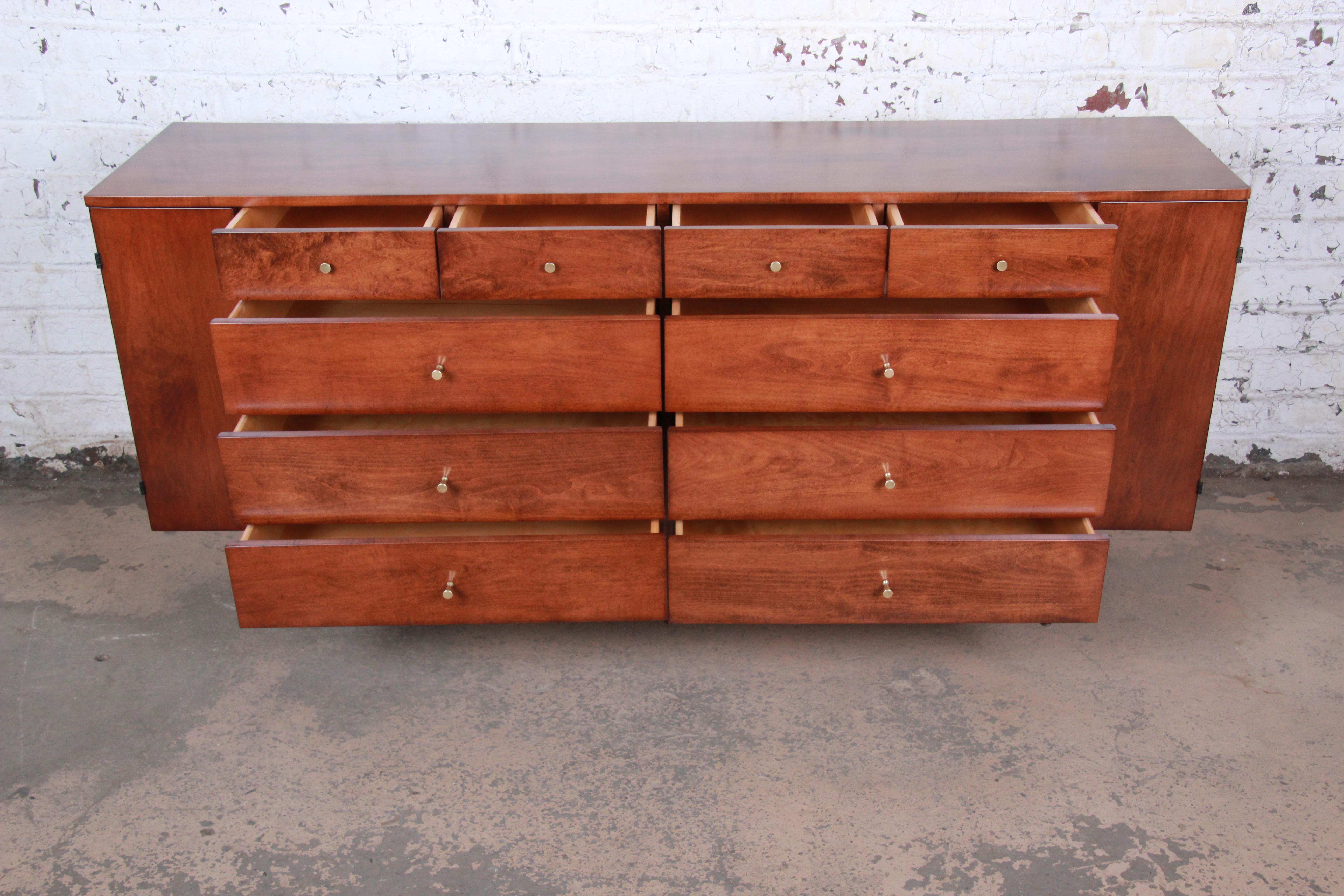 Paul McCobb Planner Group 20-Drawer Dresser or Credenza, Newly Restored For Sale 8